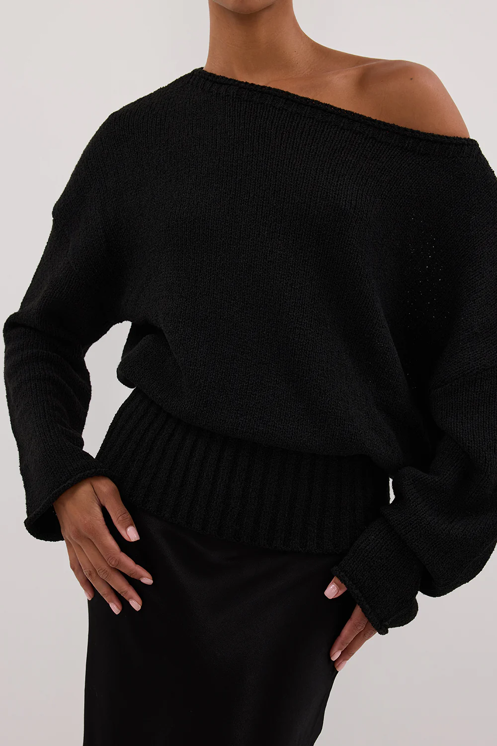 JULES BLACK LONG SLEEVE KNIT TOP - Yukikoi