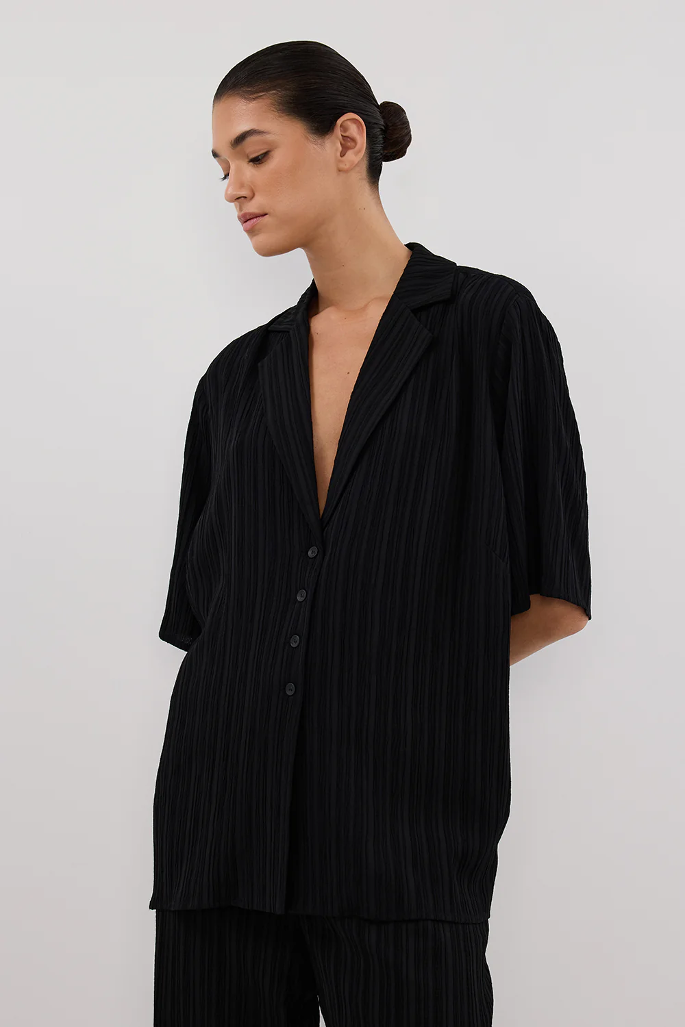 LOZ BLACK SHORT SLEEVE SHIRT - Yukikoi