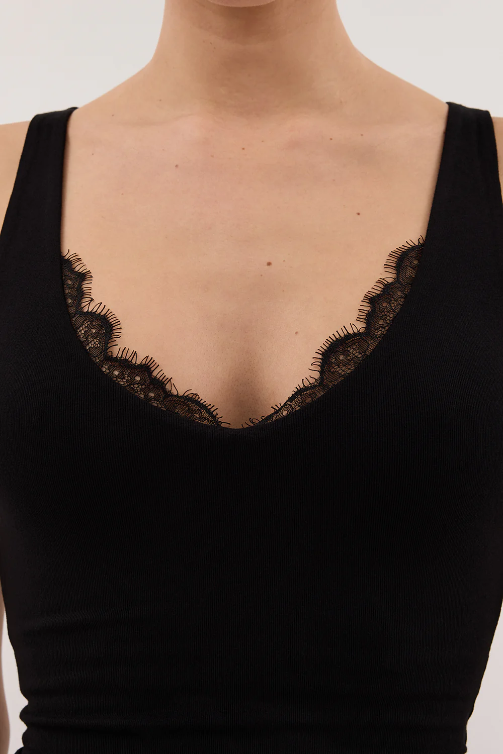 REBECCA BLACK LACE TRIM KNIT TANK - Yukikoi