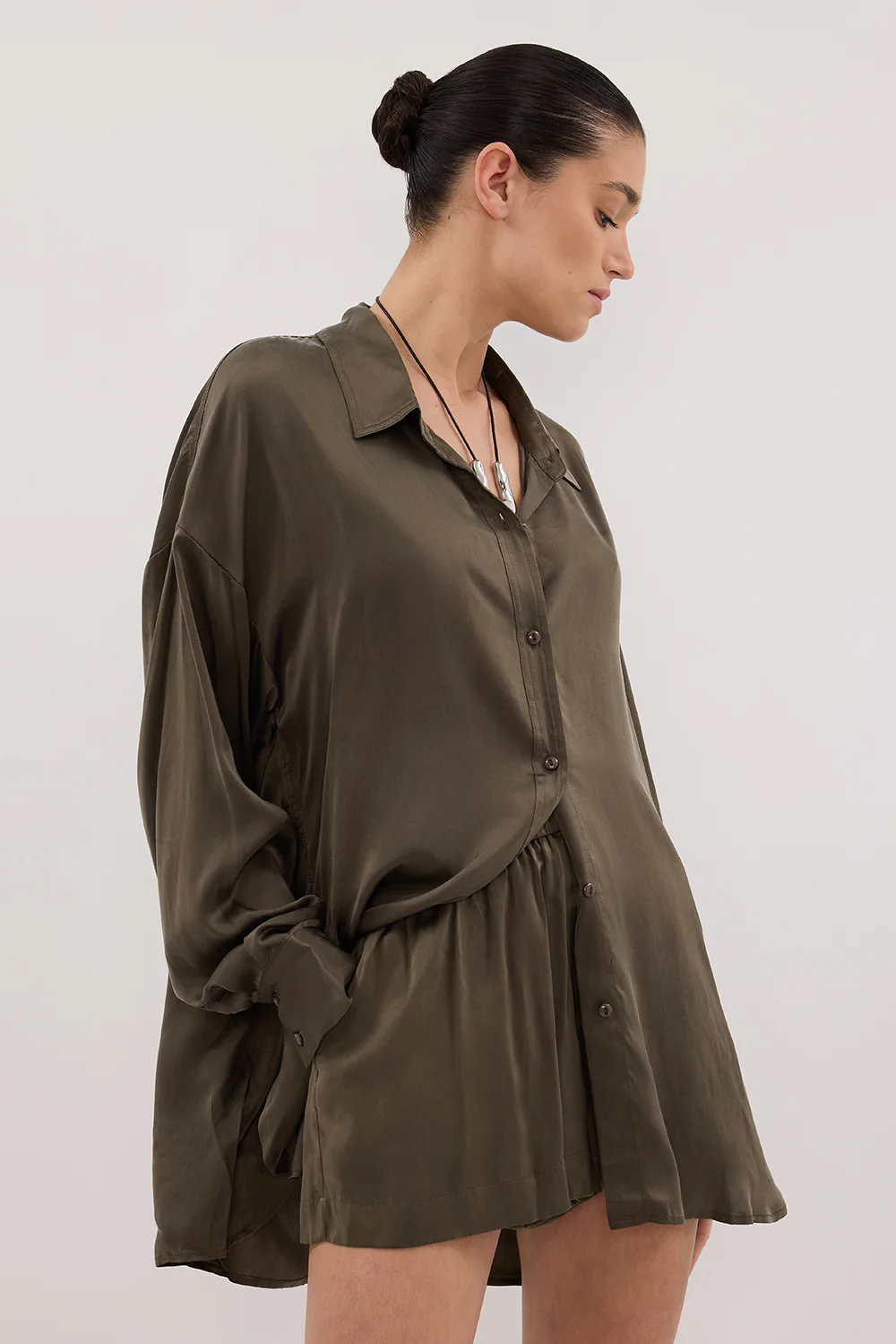 ISLA OLIVE SILK SHORT - Yukikoi