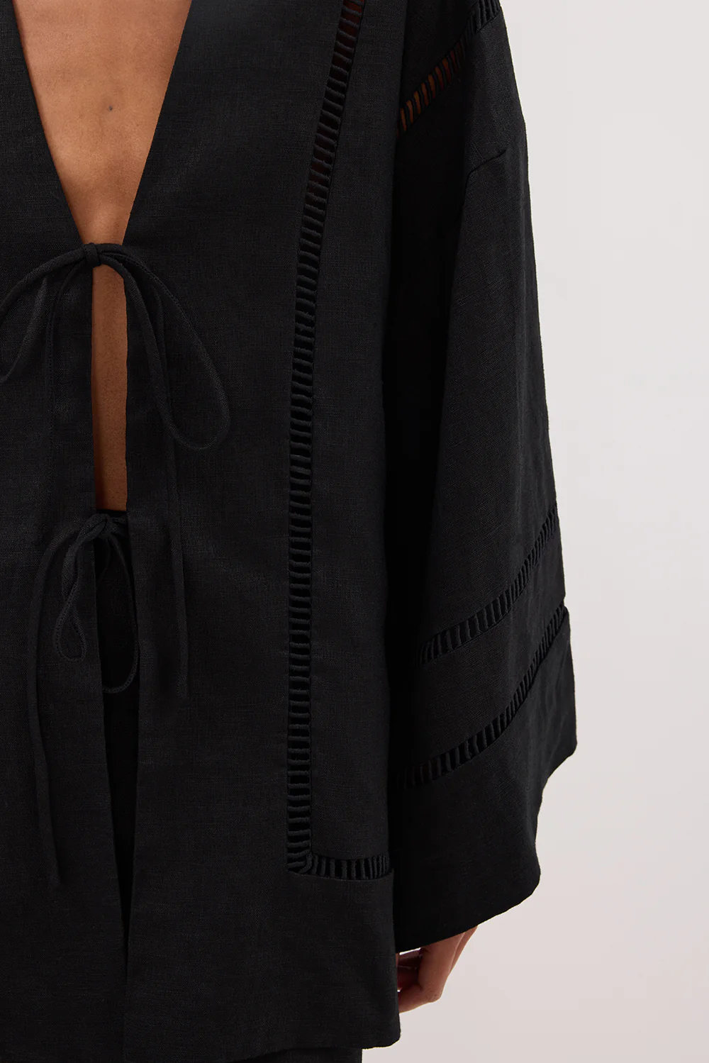LINDSAY BLACK LINEN KIMONO TOP - Yukikoi