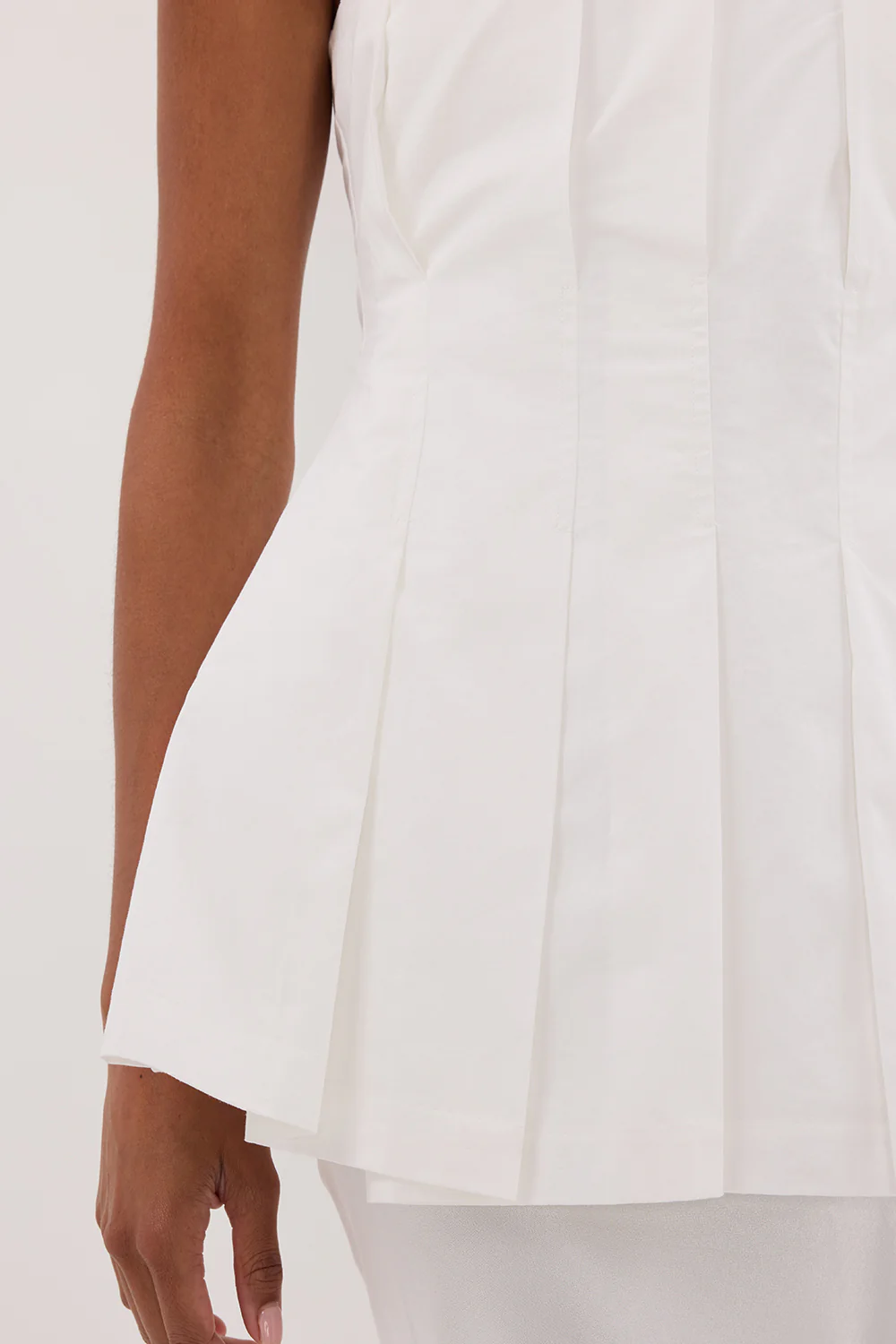 LILLY WHITE PLEATED STRAPLESS TOP - Yukikoi