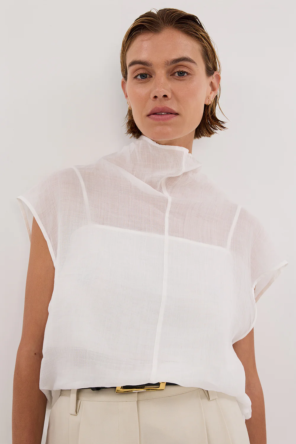 CARMEL WHITE RAMIE FUNNEL NECK TOP - Yukikoi
