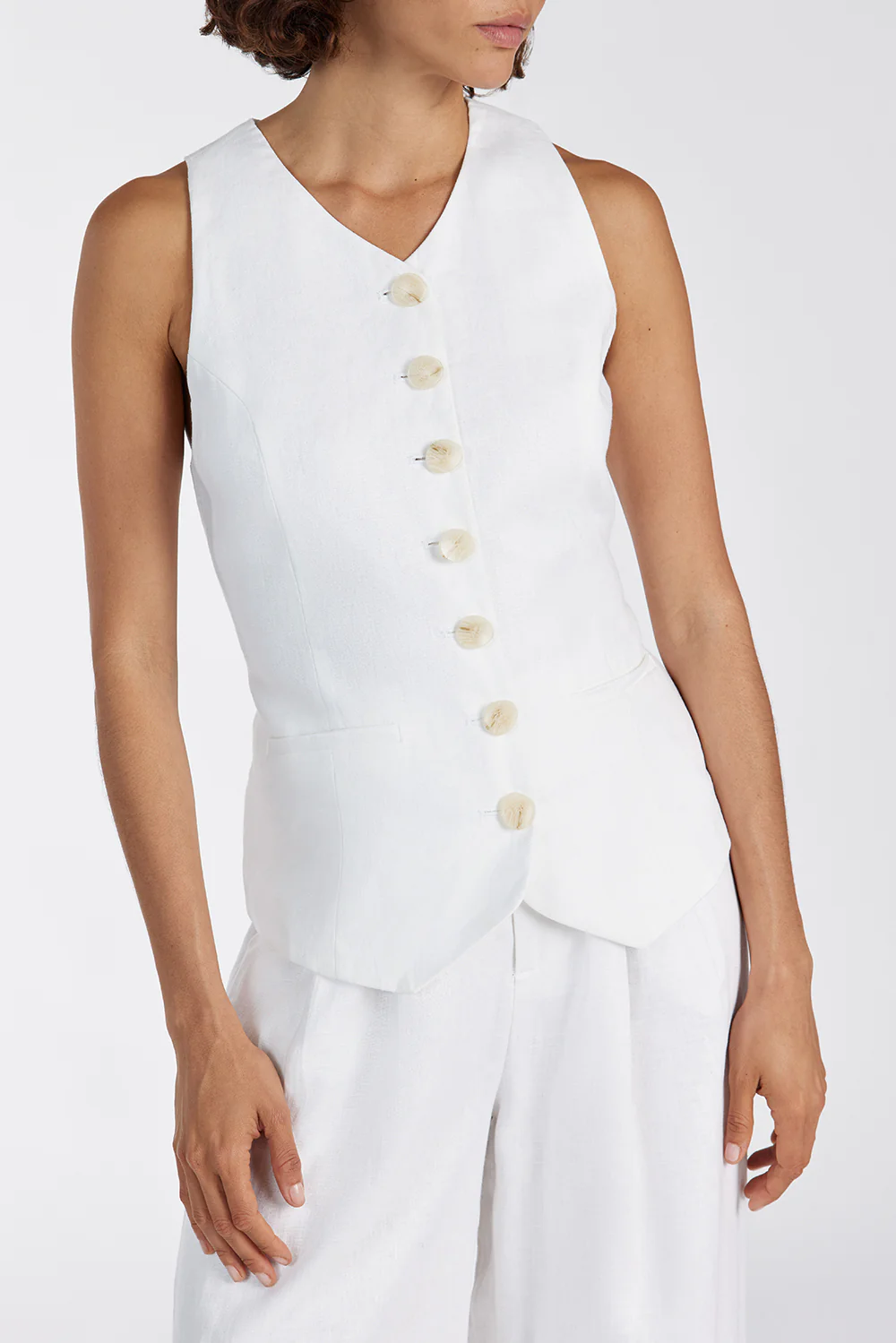 ALONDRA WHITE LINEN VEST - Yukikoi