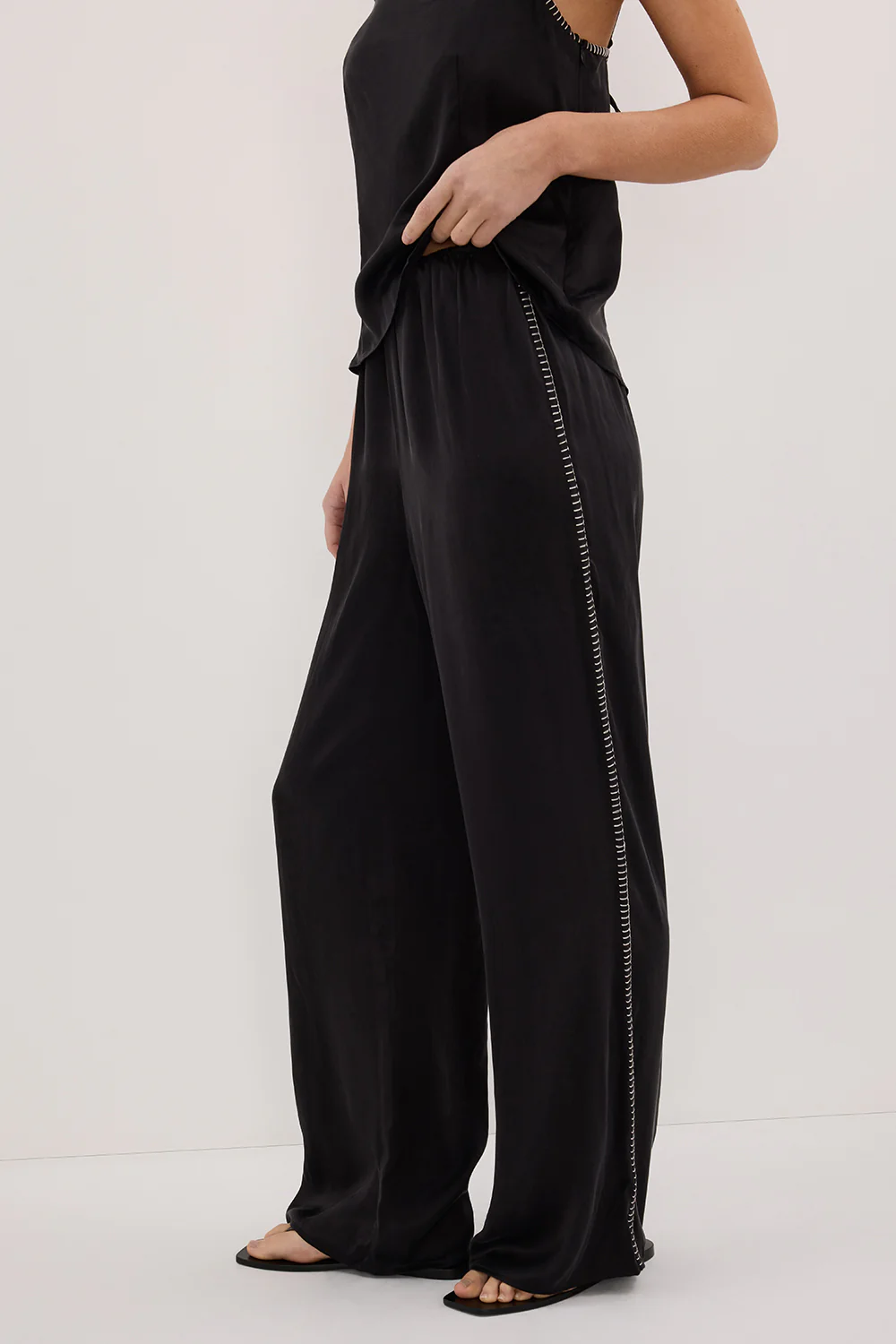 PIPER BLACK SILK STITCH DETAIL PANT - Yukikoi