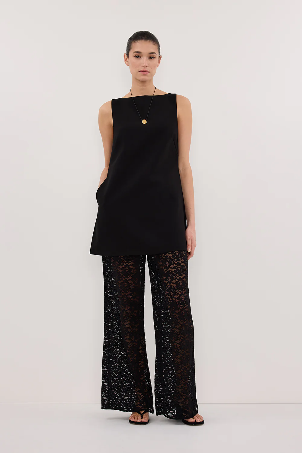 ROWIE BLACK SLEEVELESS BOAT NECK TUNIC TOP - Yukikoi