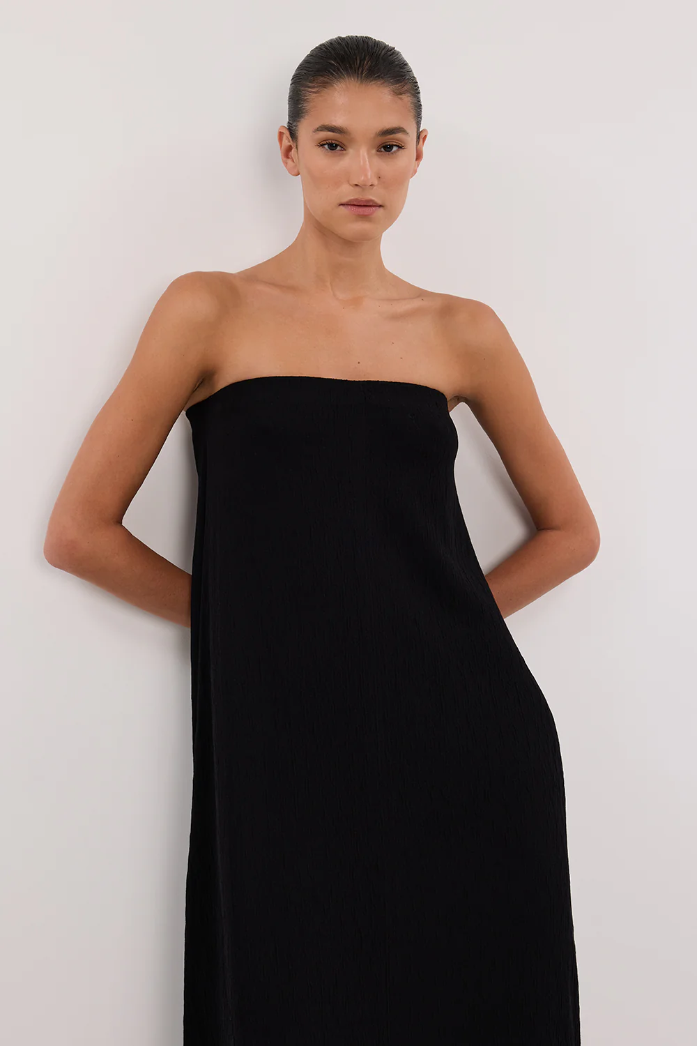 ALIAS BLACK TEXTURED KNIT STRAPLESS MIDI DRESS - Yukikoi