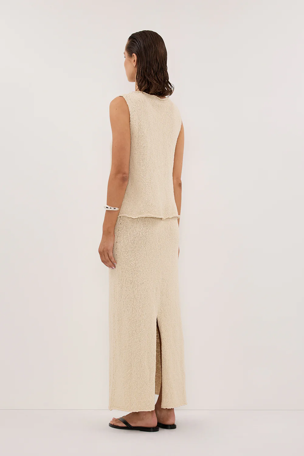 DINA NATURAL SLEEVELESS KNIT TOP - Yukikoi