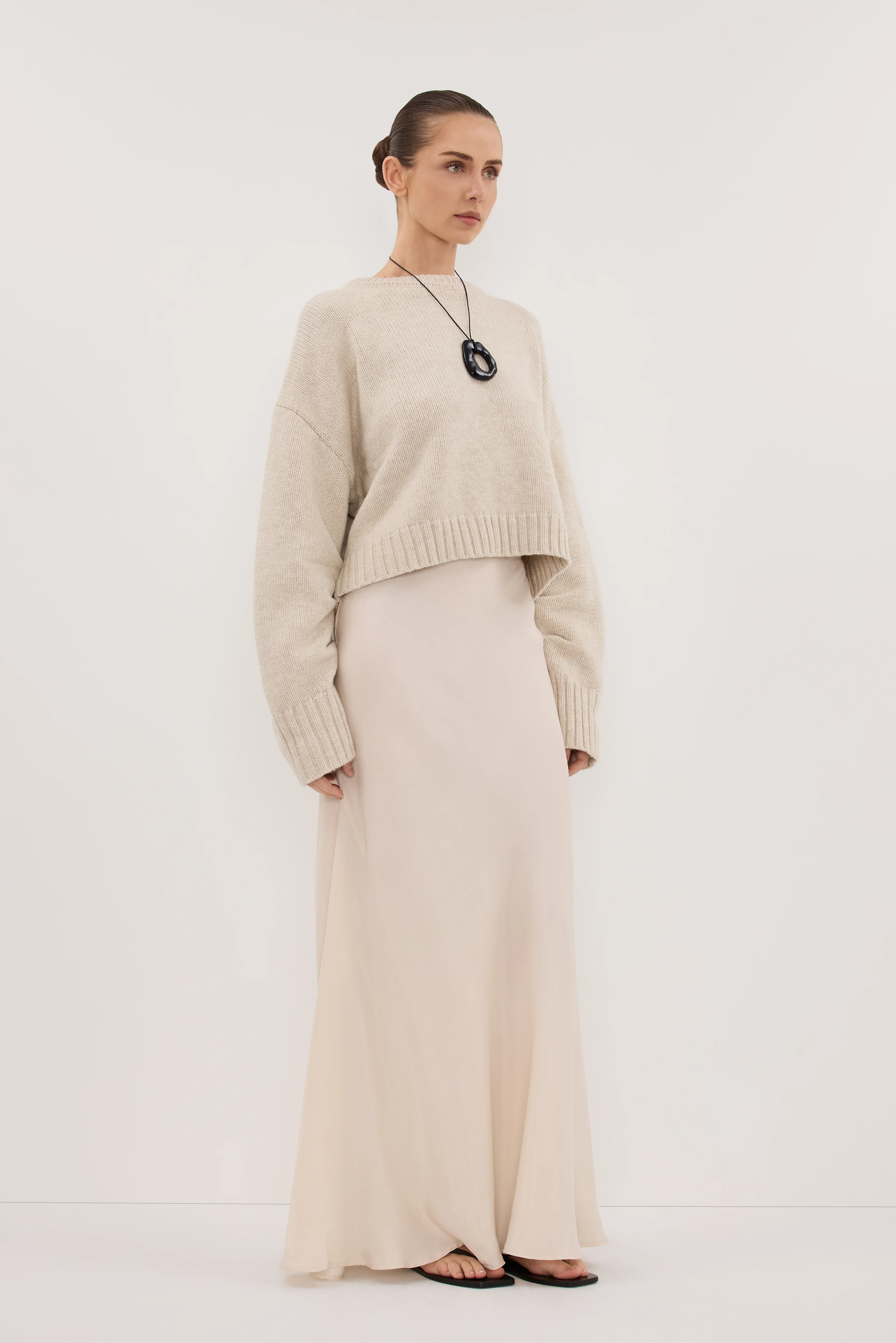 AMY CHALK CREW NECK KNIT JUMPER - Yukikoi