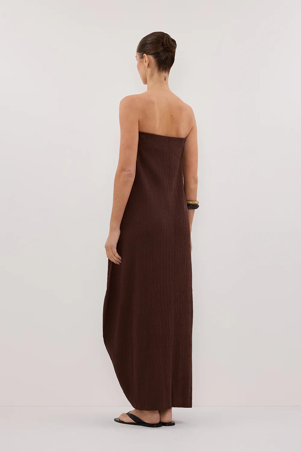 ALIAS CHOC TEXTURED KNIT STRAPLESS MIDI DRESS - Yukikoi