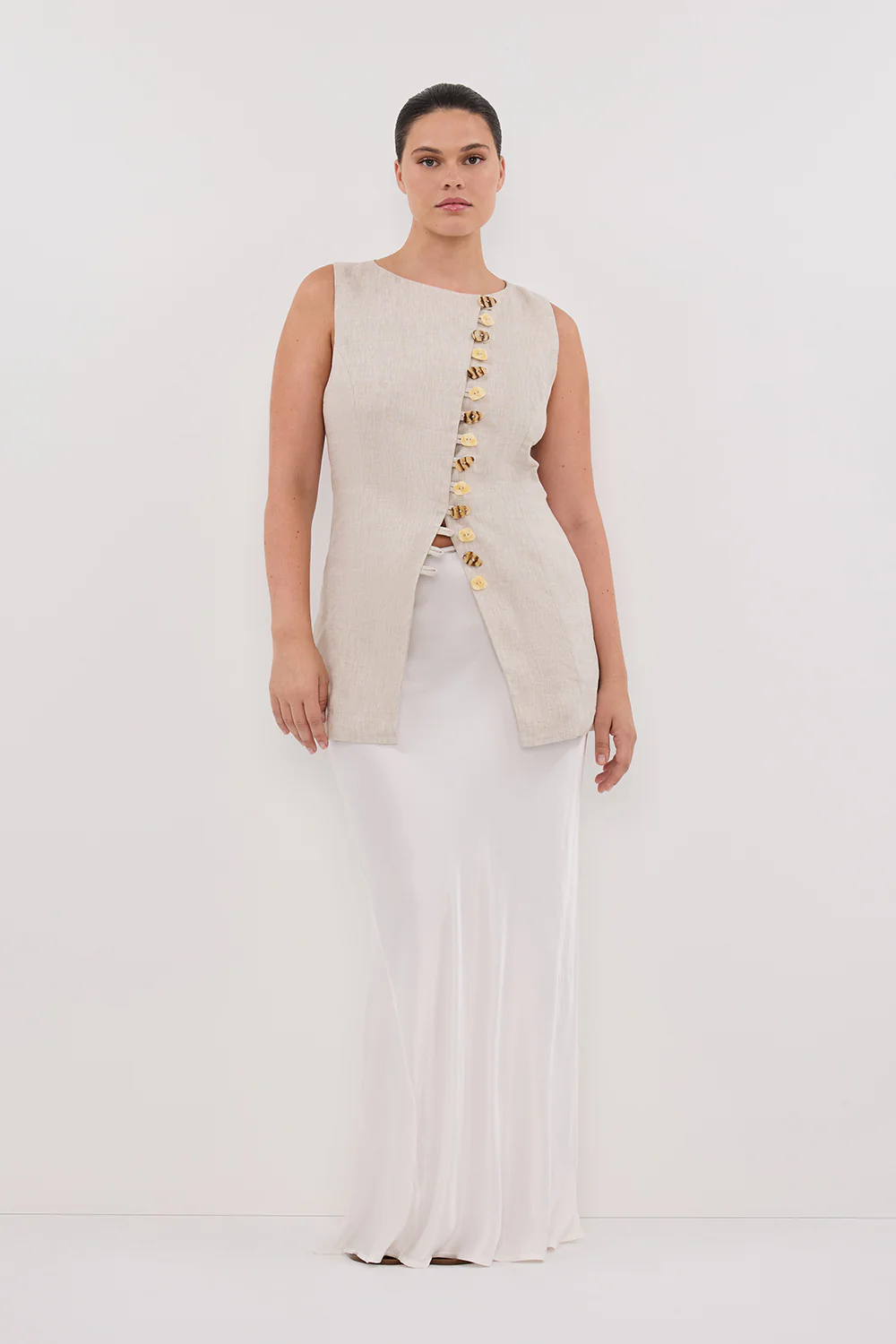 BAYLEE NATURAL SLEEVELESS LINEN TOP - Yukikoi