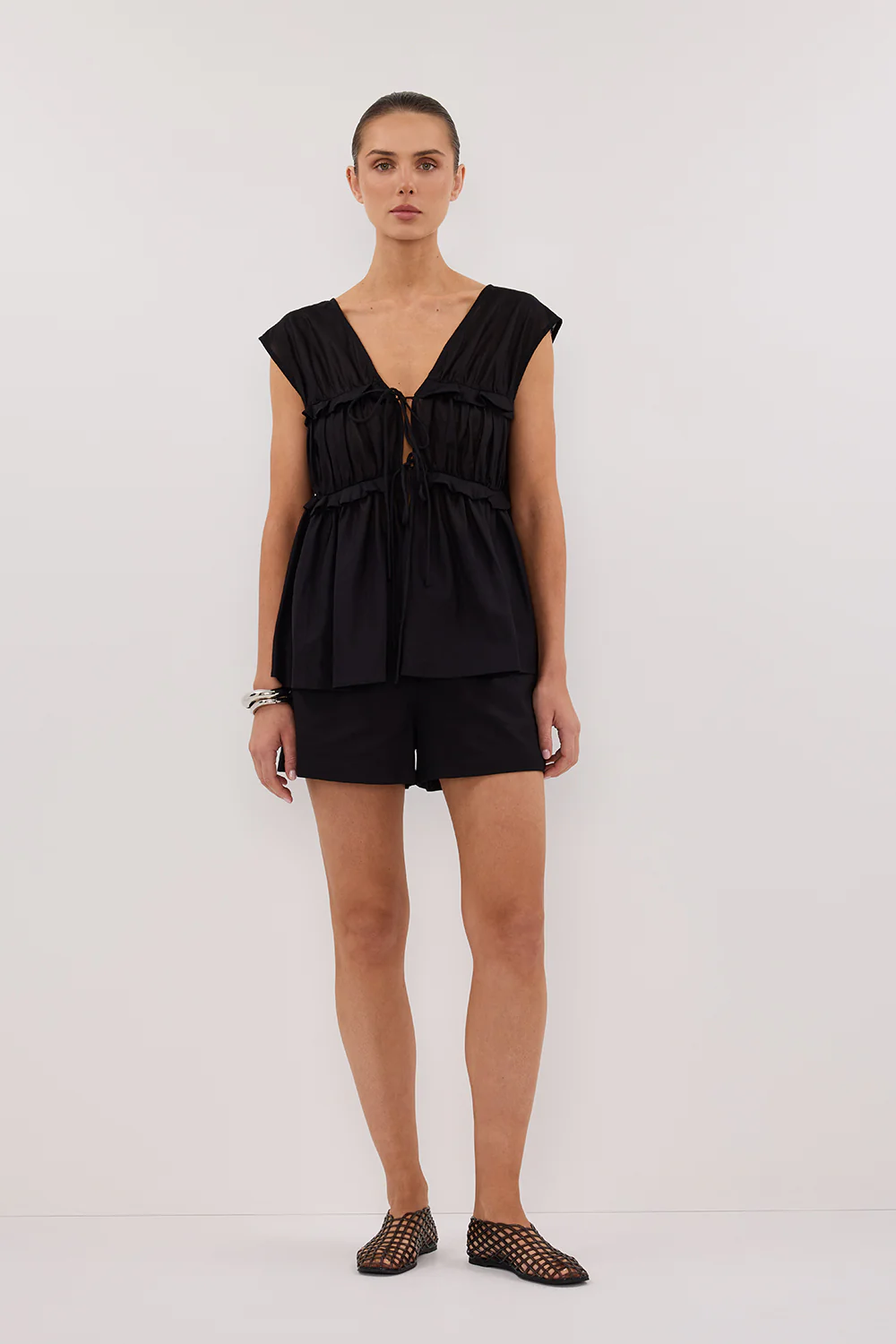QUINN BLACK LINEN SHORT - Yukikoi