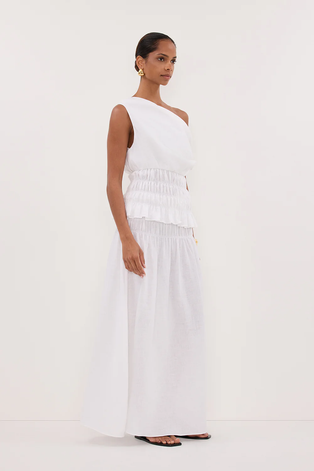 MAIA WHITE SLEEVELESS LINEN SHIRRED TOP - Yukikoi