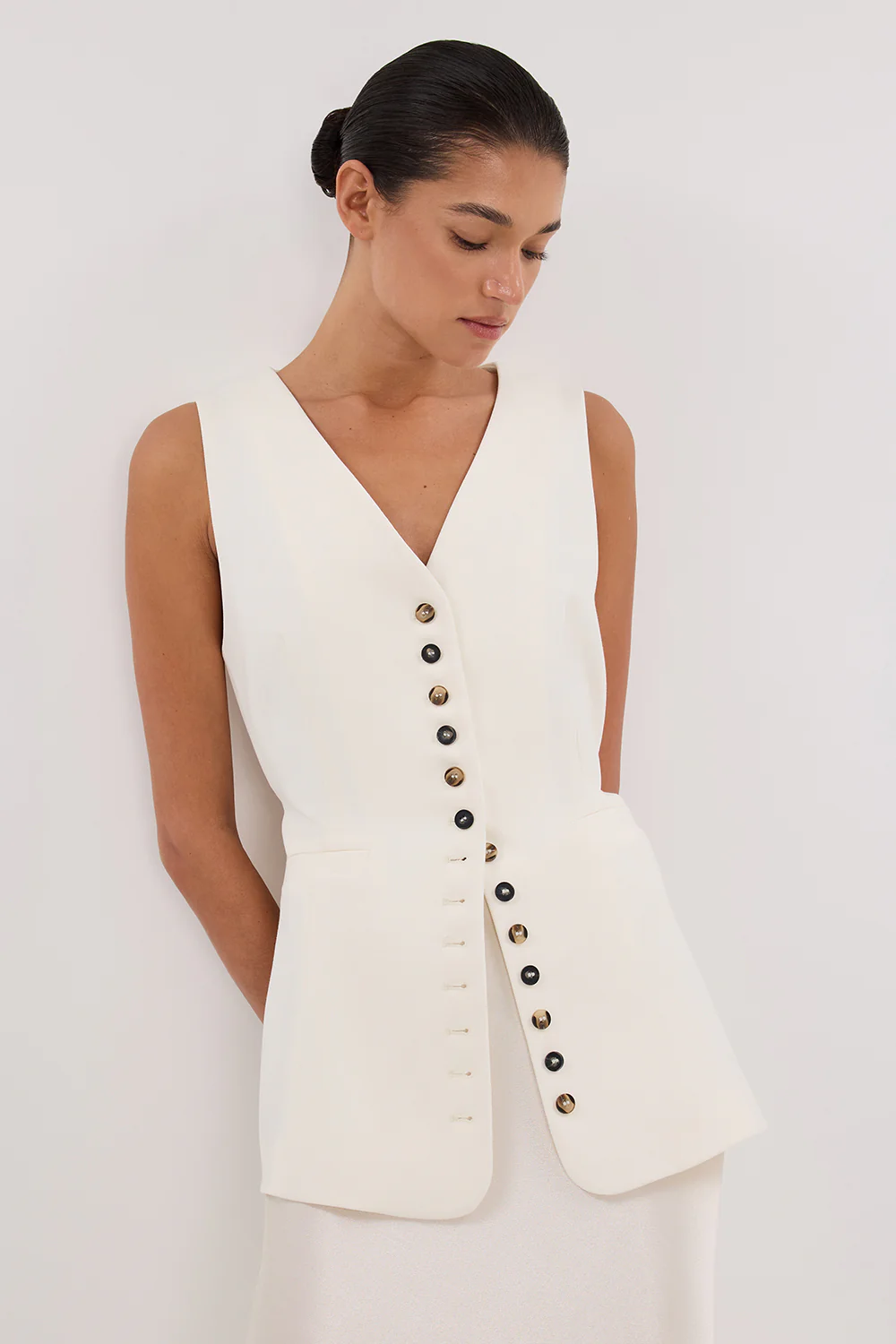DEMI CREAM LONGLINE VEST - Yukikoi