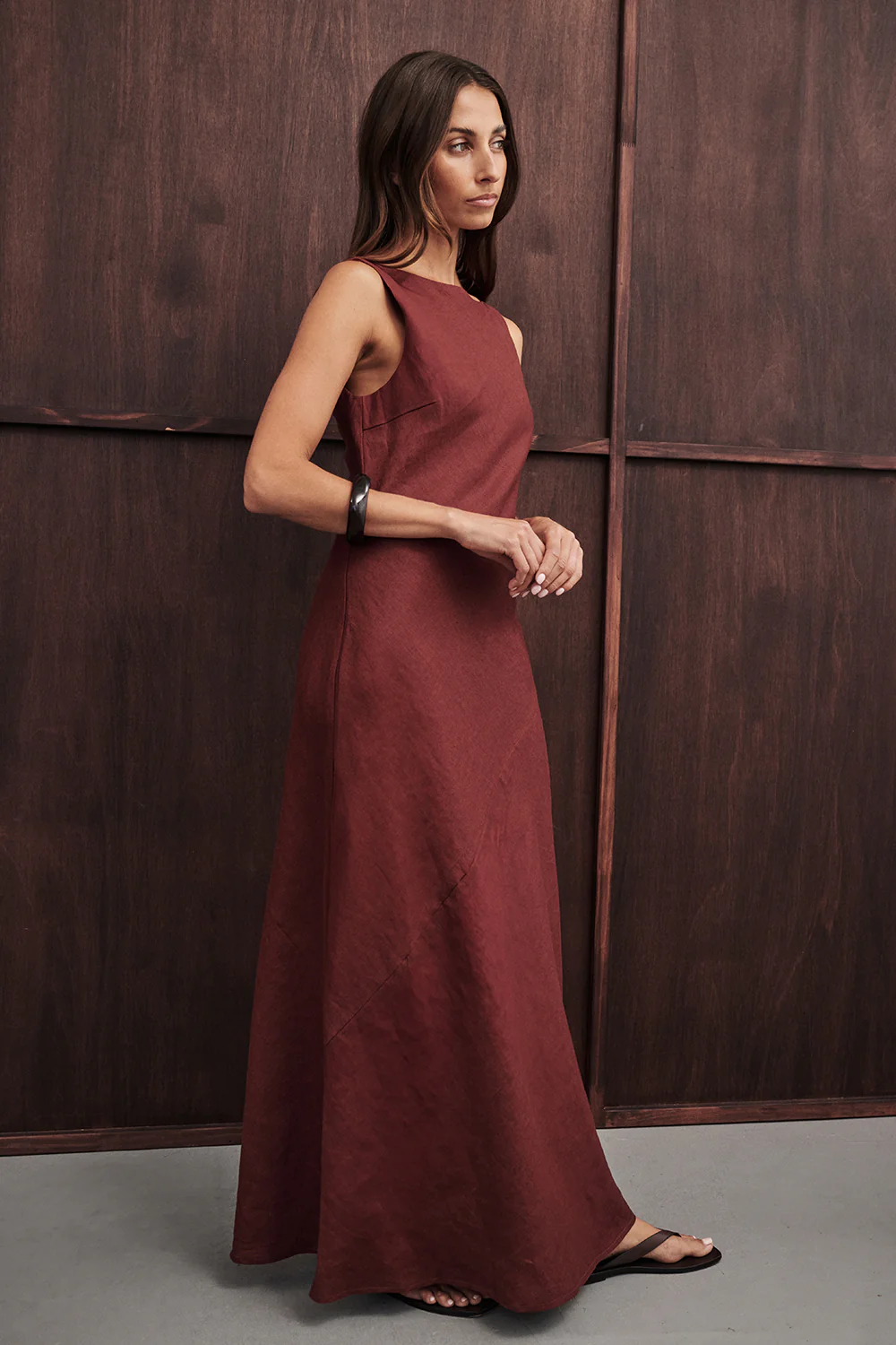 LACY SAHARA SLEEVELESS LINEN MIDI DRESS - Yukikoi