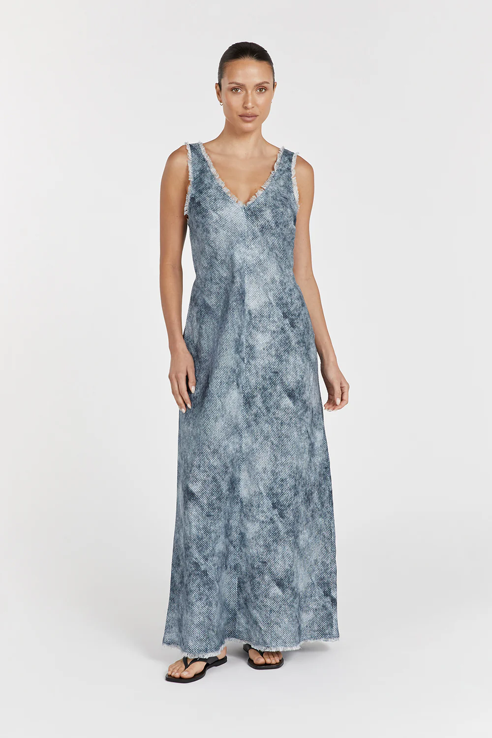 LEON LINEN V NECK SLIP DRESS - Yukikoi