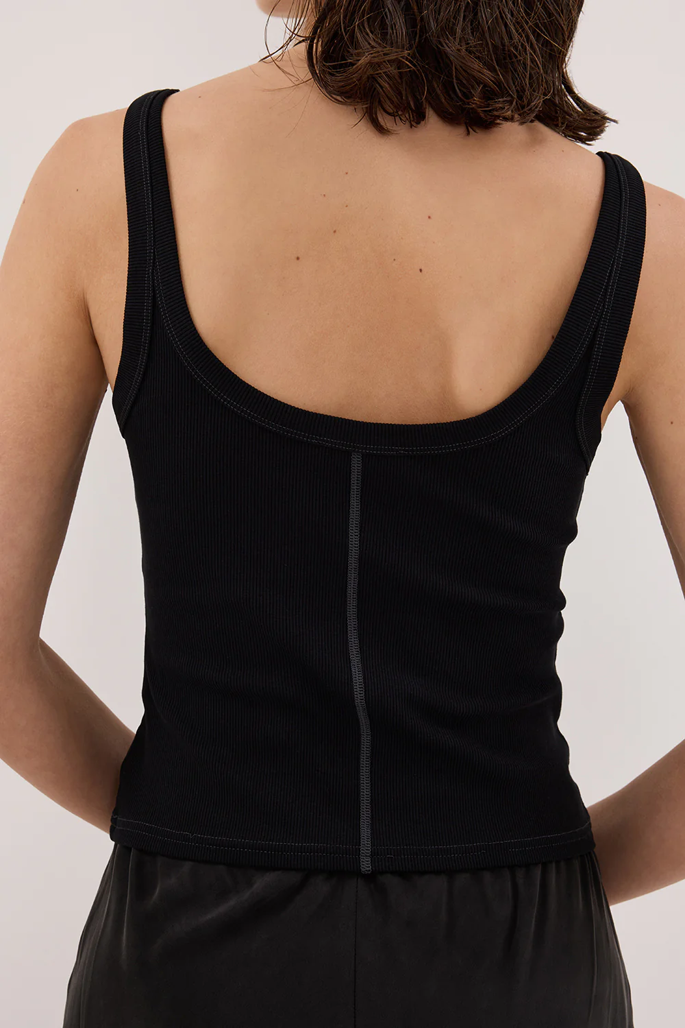 PHOEBE BLACK SCOOP NECK TANK TOP - Yukikoi