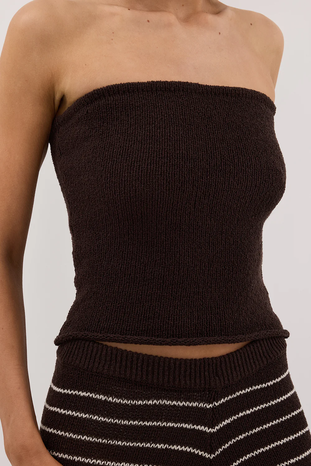 KARA CHOC STRAPLESS BANDEAU KNIT TOP - Yukikoi