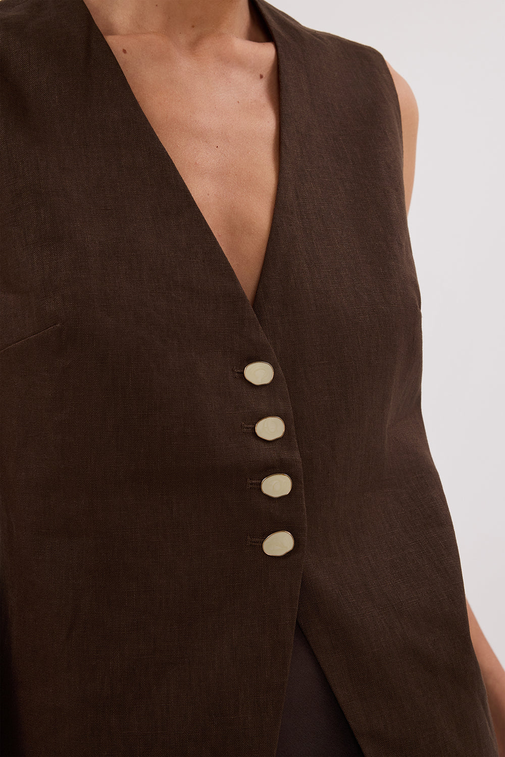 KNOX BITTER CHOC LINEN VEST - Yukikoi