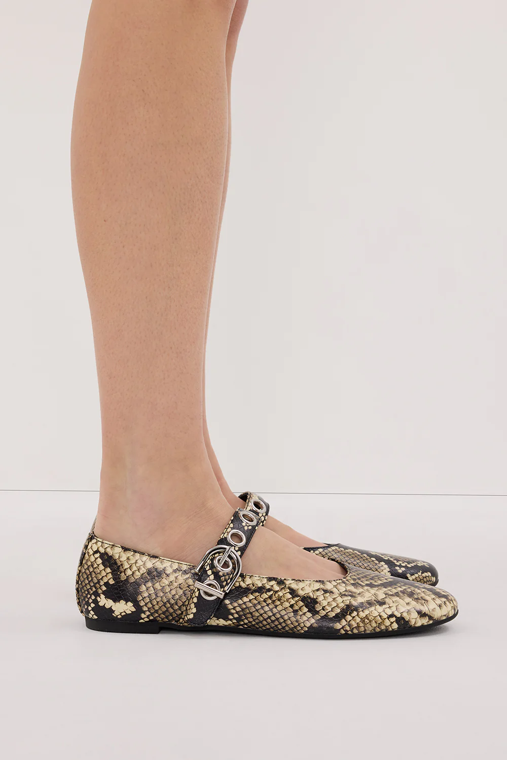 SENSO CAMILLE II PYTHON FLAT - Yukikoi
