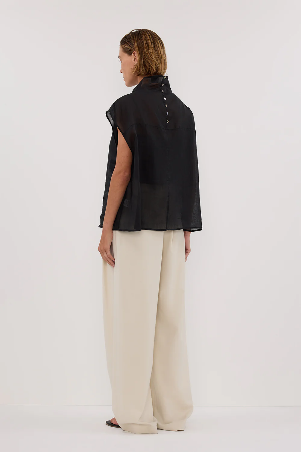 CARMEL BLACK RAMIE FUNNEL NECK TOP - Yukikoi