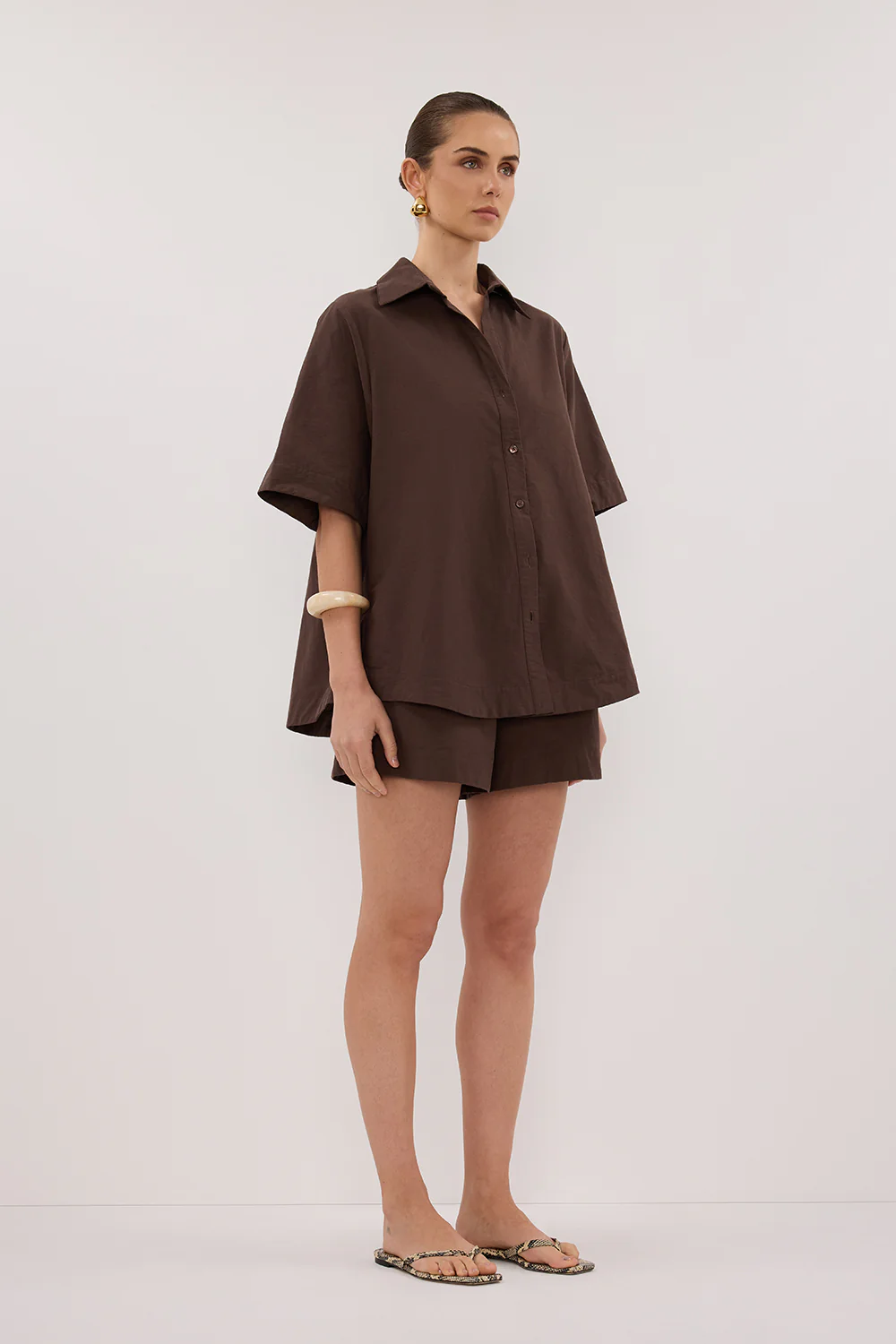 ELARA CHOCOLATE OVERSIZED SHORT SLEEVE SHIRT - Yukikoi