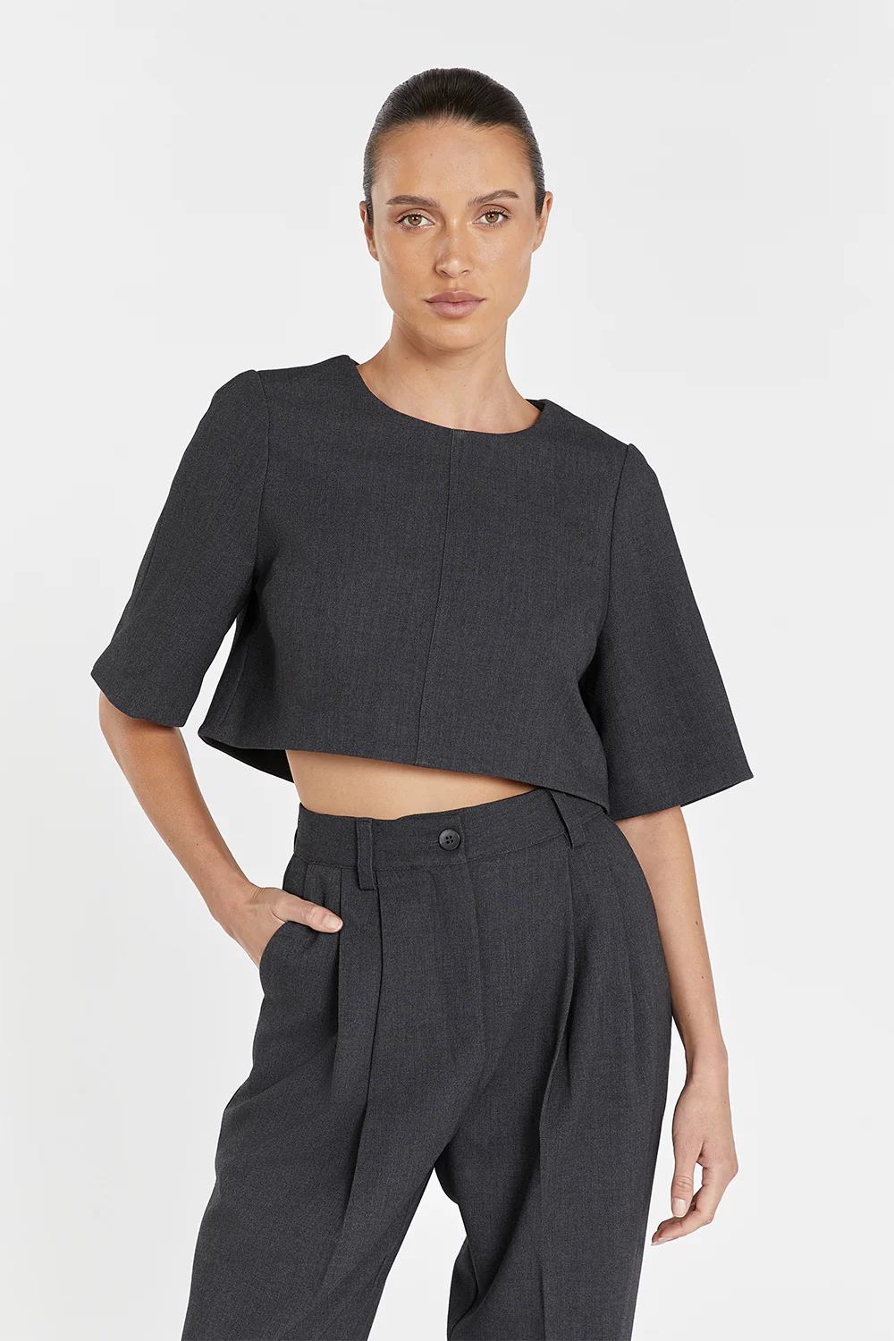 CAREY CHARCOAL CROPPED TEE - Yukikoi