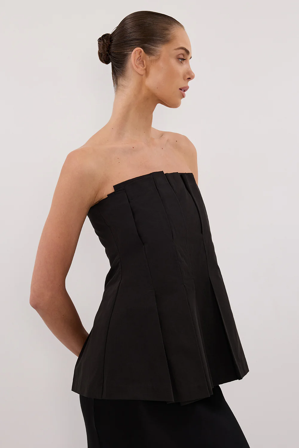 LILLY BLACK PLEATED STRAPLESS TOP - Yukikoi
