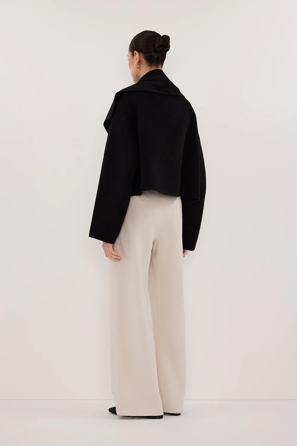 LUCIA BLACK CROPPED WOOL BLEND TRENCH COAT - Yukikoi