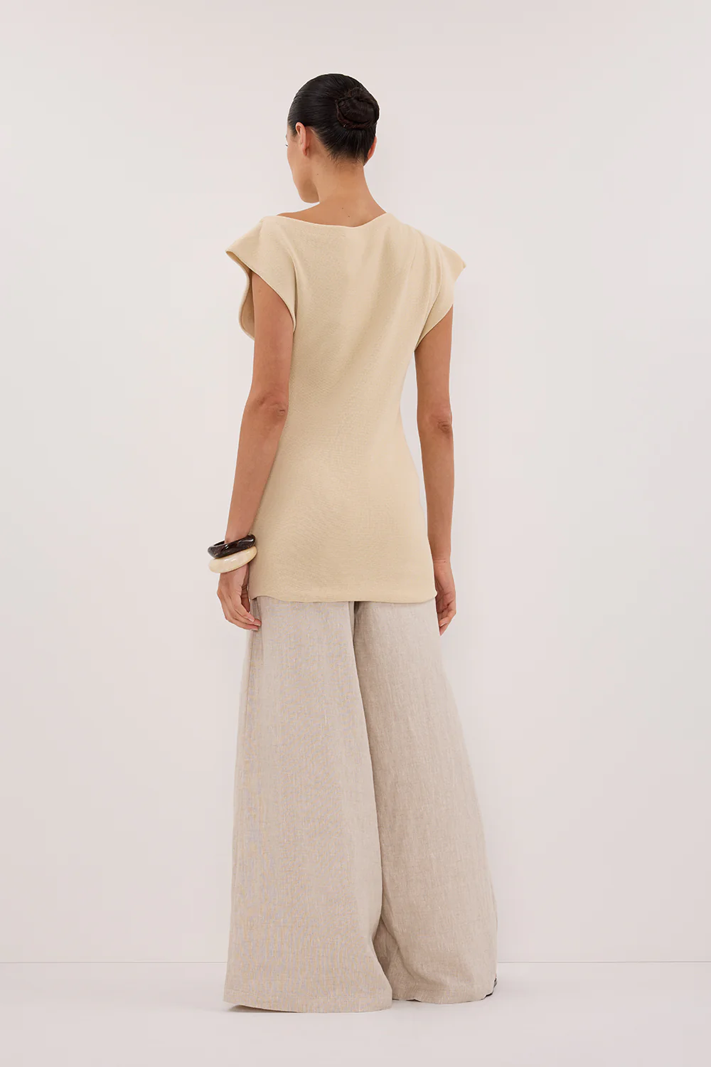 LIA NATURAL SLEEVELESS KNIT TOP - Yukikoi