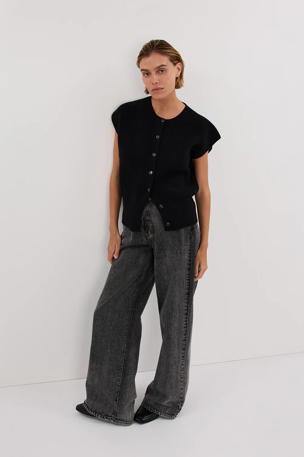 KATE BLACK KNIT VEST - Yukikoi