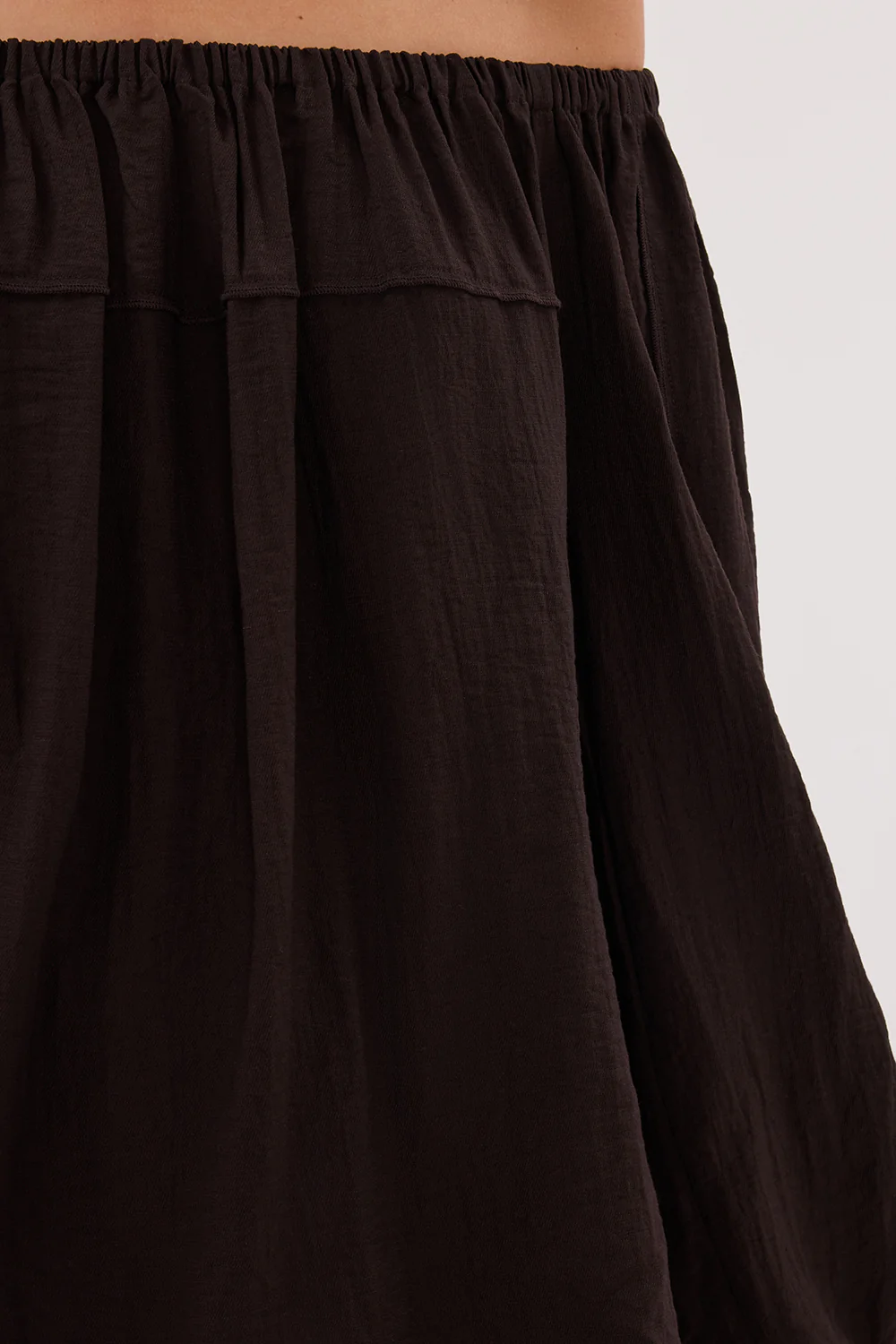 SHANIYA BITTER CHOC LONG SLEEVE TOP - Yukikoi