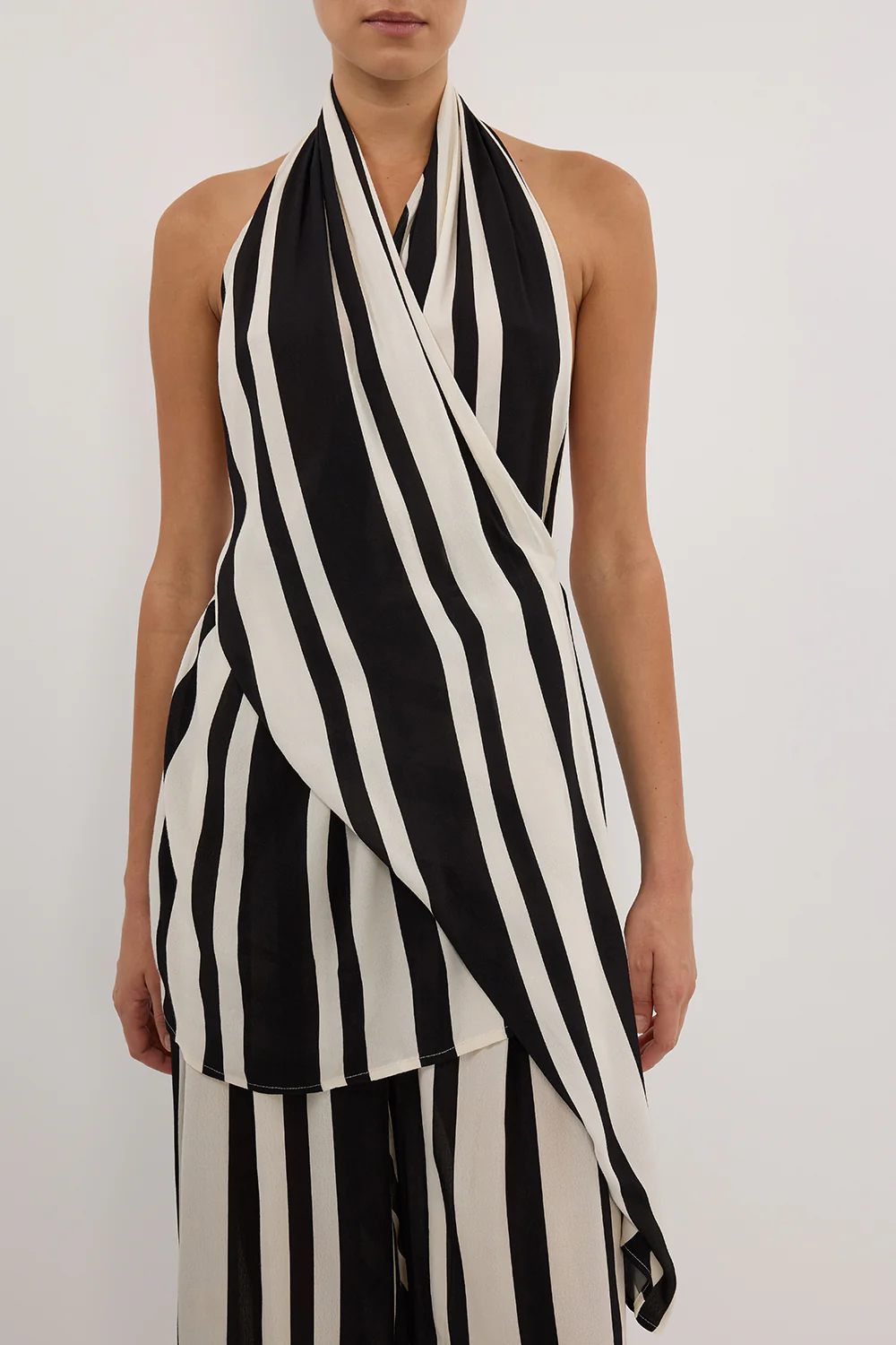 BEAU BLACK STRIPE HALTER TOP - Yukikoi