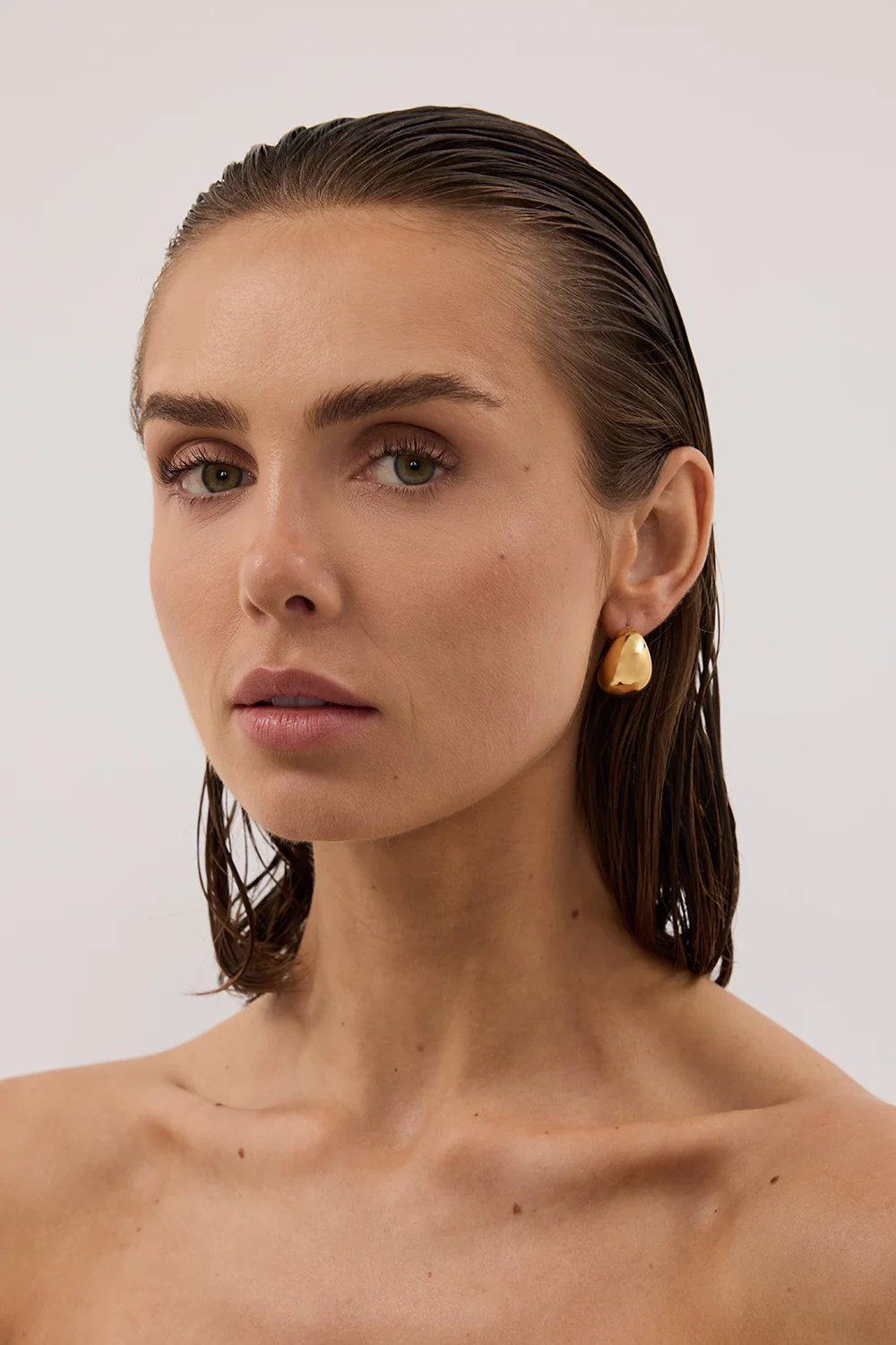 ANNA ROSSI POOLSIDE GOLD HOOP - Yukikoi