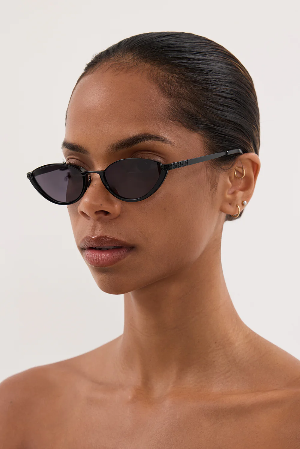 LUV LOU THE LIA BLACK SUNGLASSES - Yukikoi