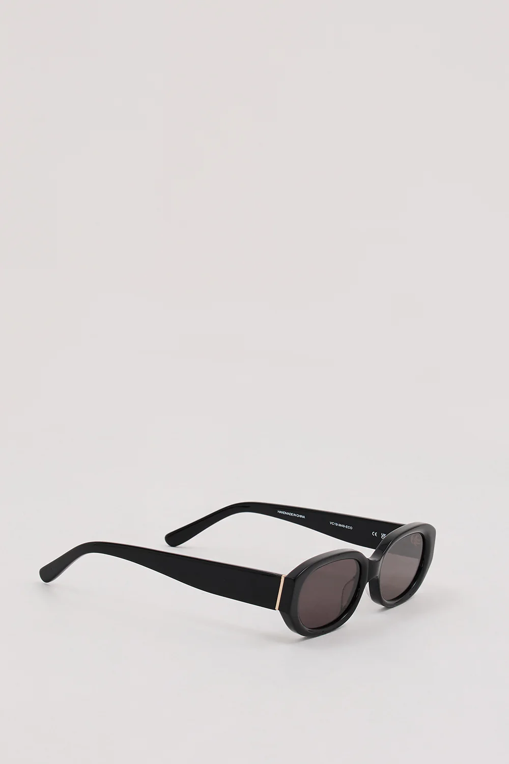 VELVET CANYON BLACK MANNEQUIN SUNGLASSES - Yukikoi