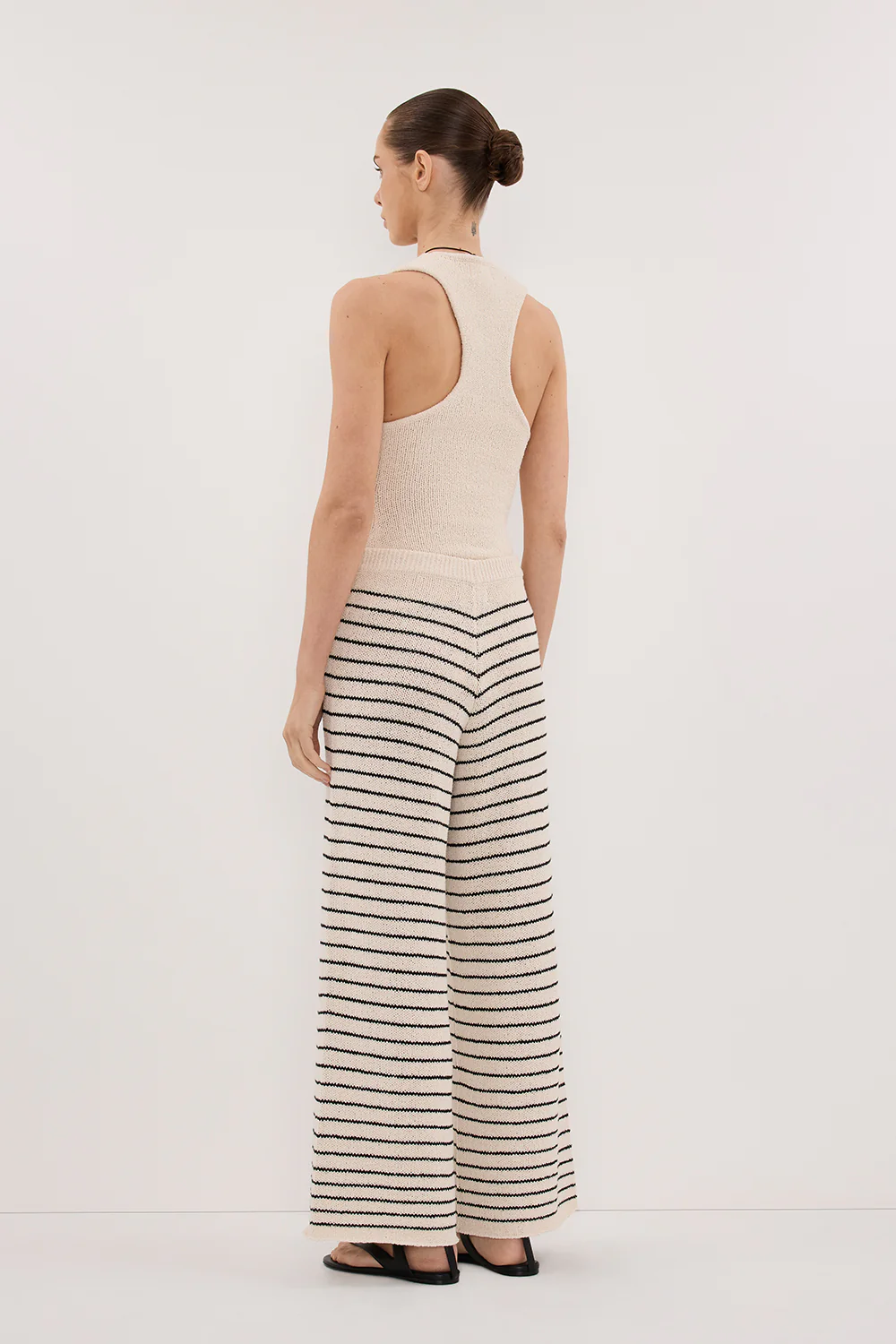 ASPEN SANDSTONE SLEEVELESS RACER KNIT TOP - Yukikoi