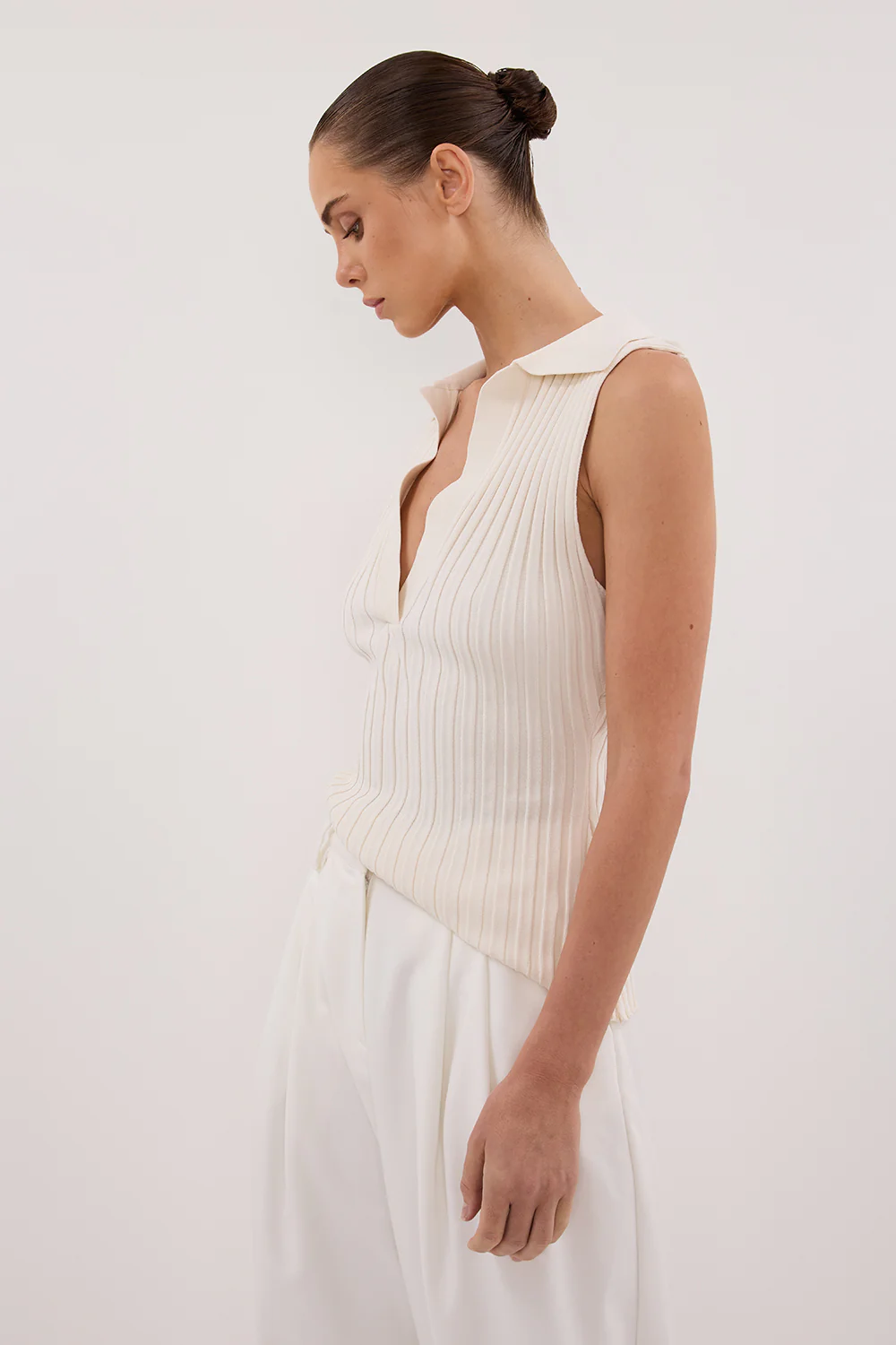 HAL PLASTER SLEEVELESS KNIT TOP - Yukikoi