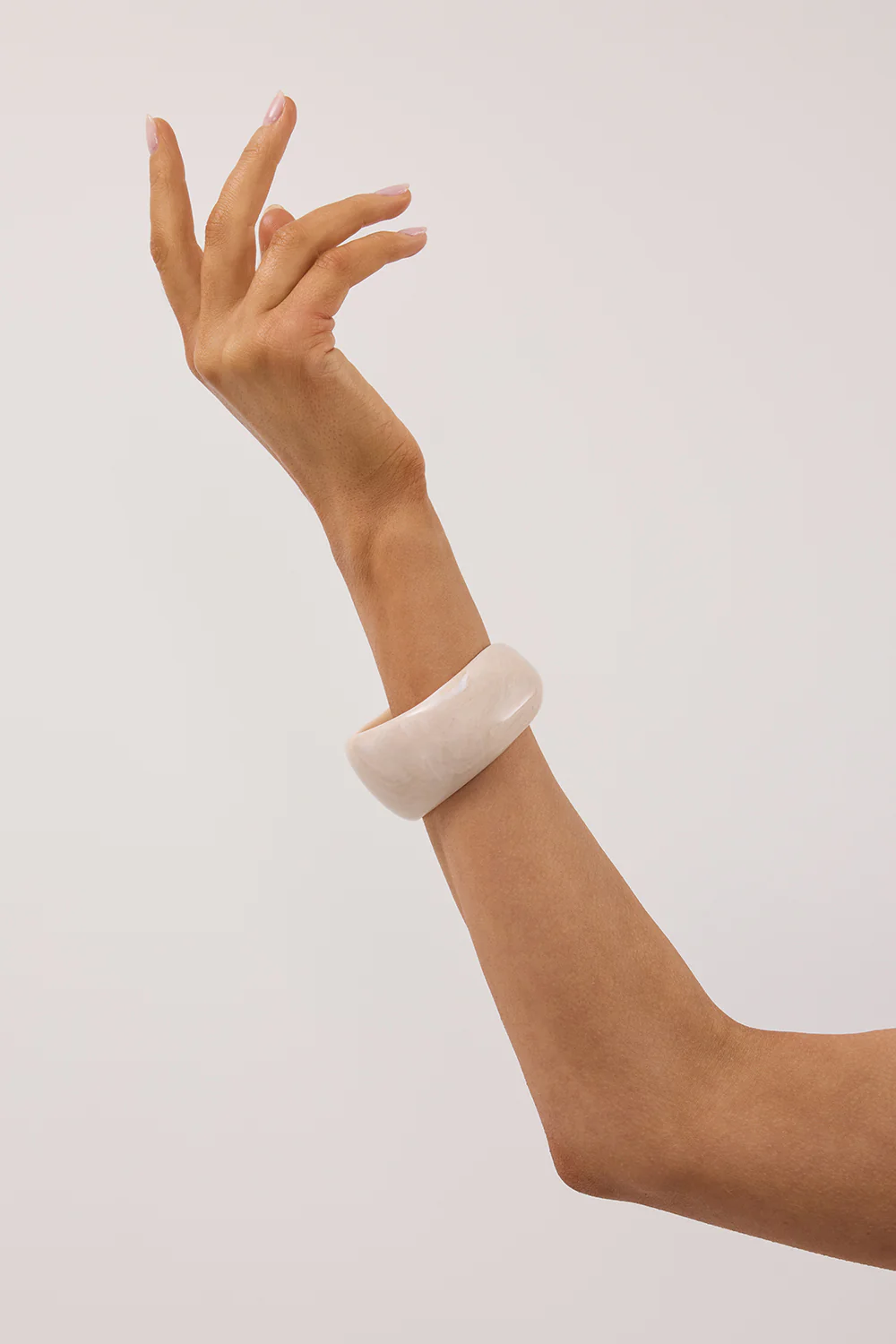 ANNA ROSSI OBESESSED CREAM BANGLE - Yukikoi