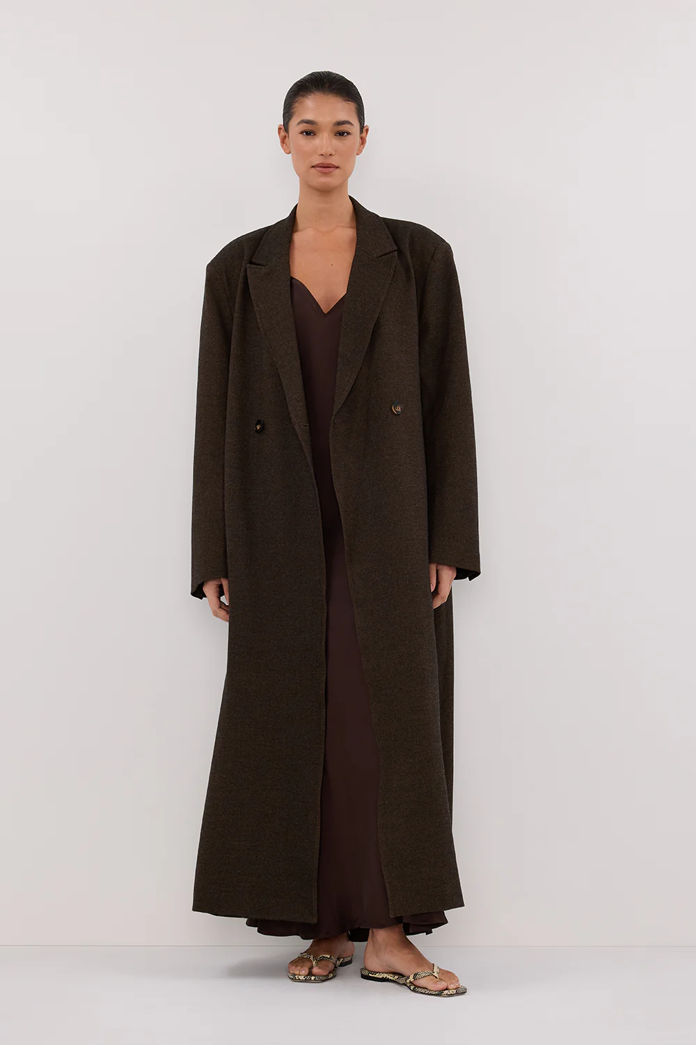 BENTLEY CHOCOLATE OVERSIZED COAT - Yukikoi