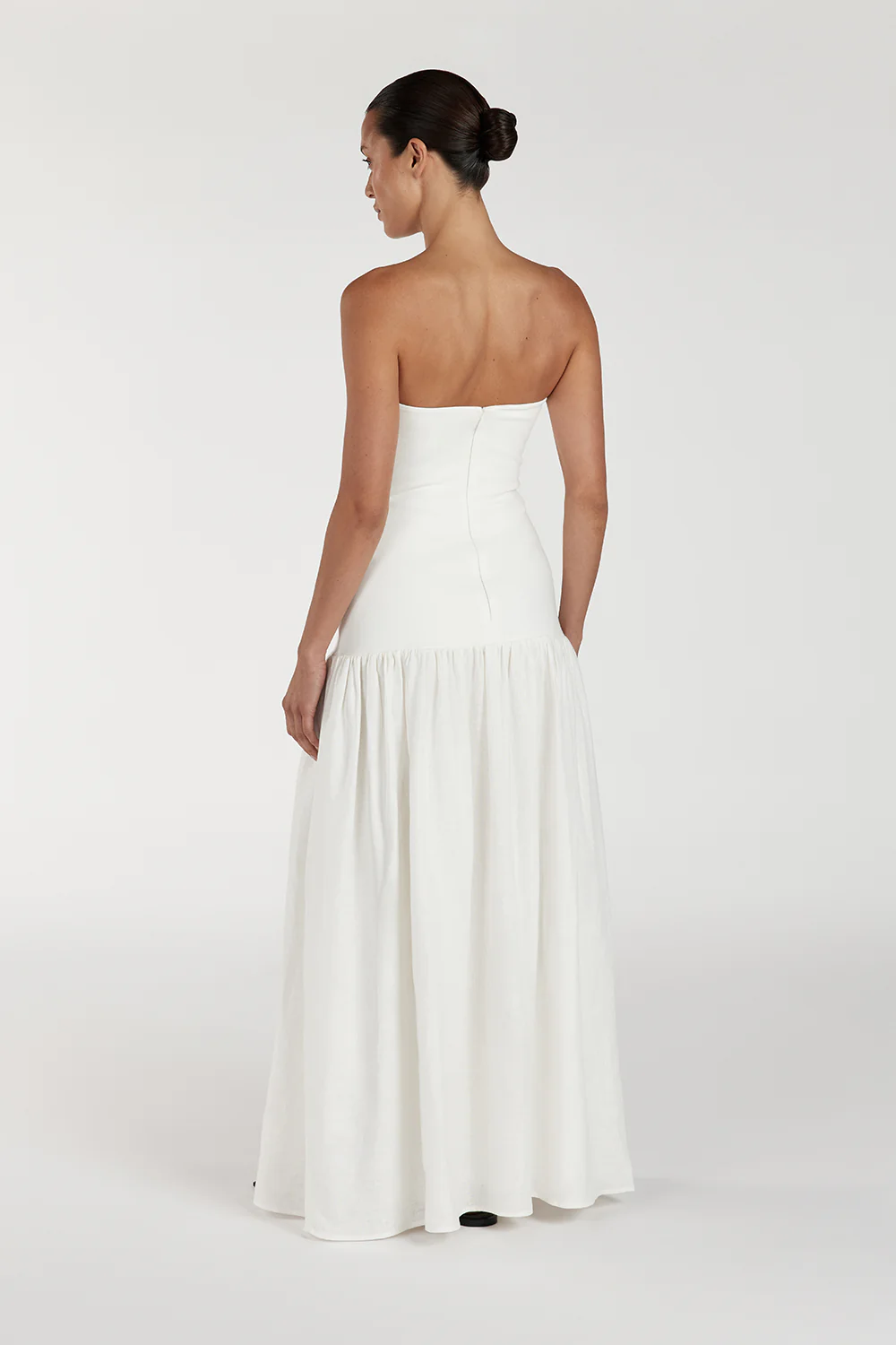 ELLISON WHITE STRAPLESS MIDI DRESS - Yukikoi