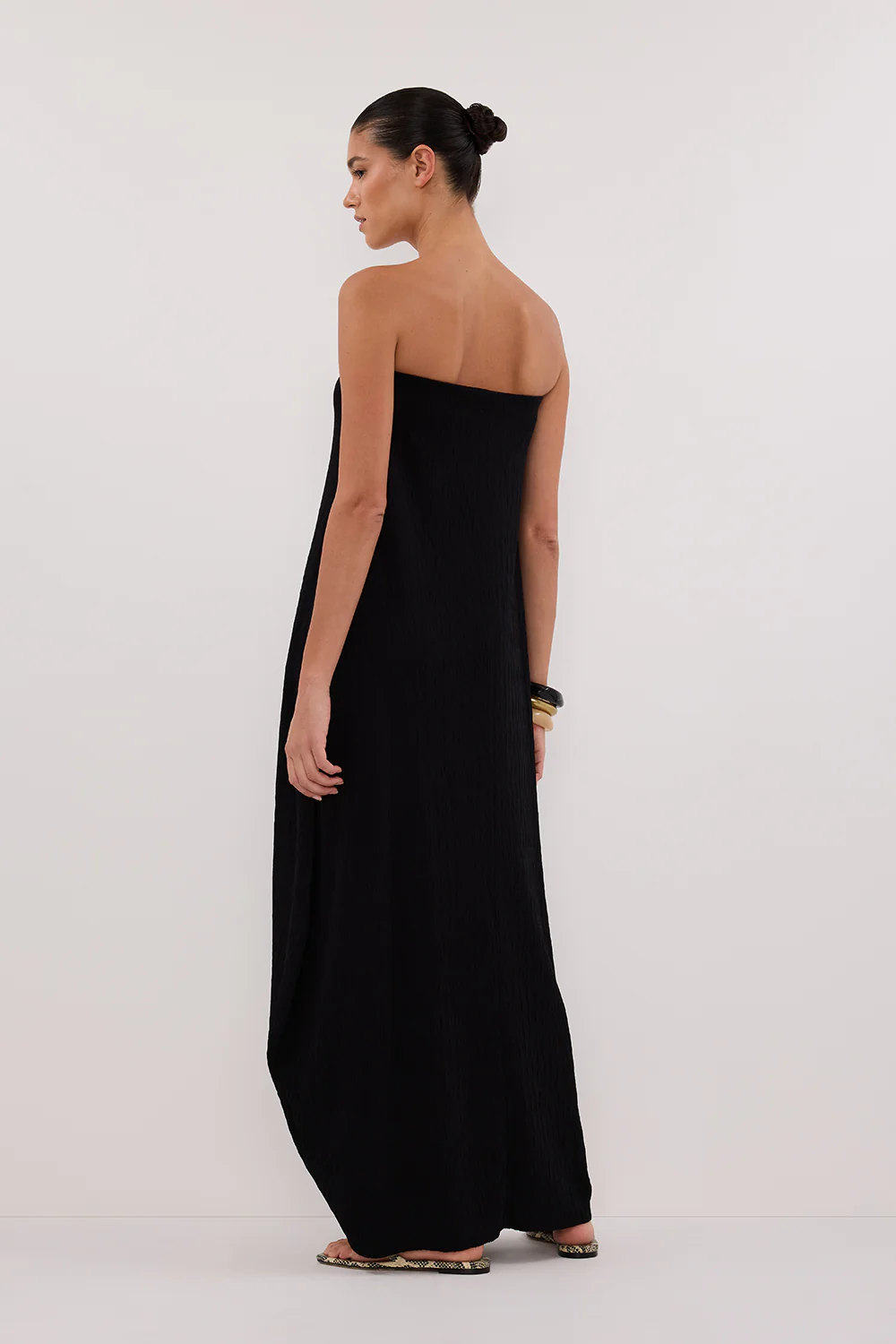 ALIAS BLACK TEXTURED KNIT STRAPLESS MIDI DRESS - Yukikoi
