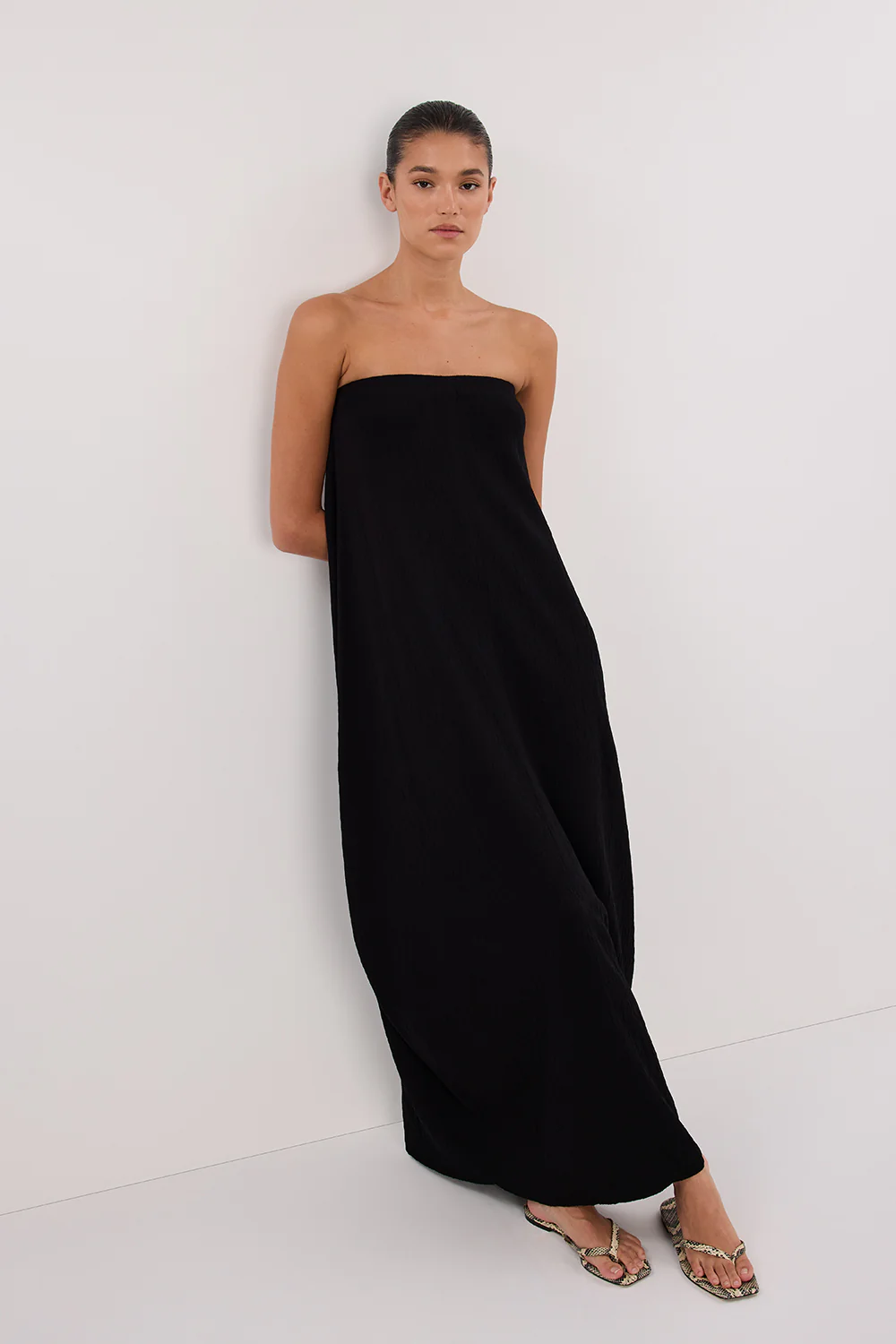 ALIAS BLACK TEXTURED KNIT STRAPLESS MIDI DRESS - Yukikoi
