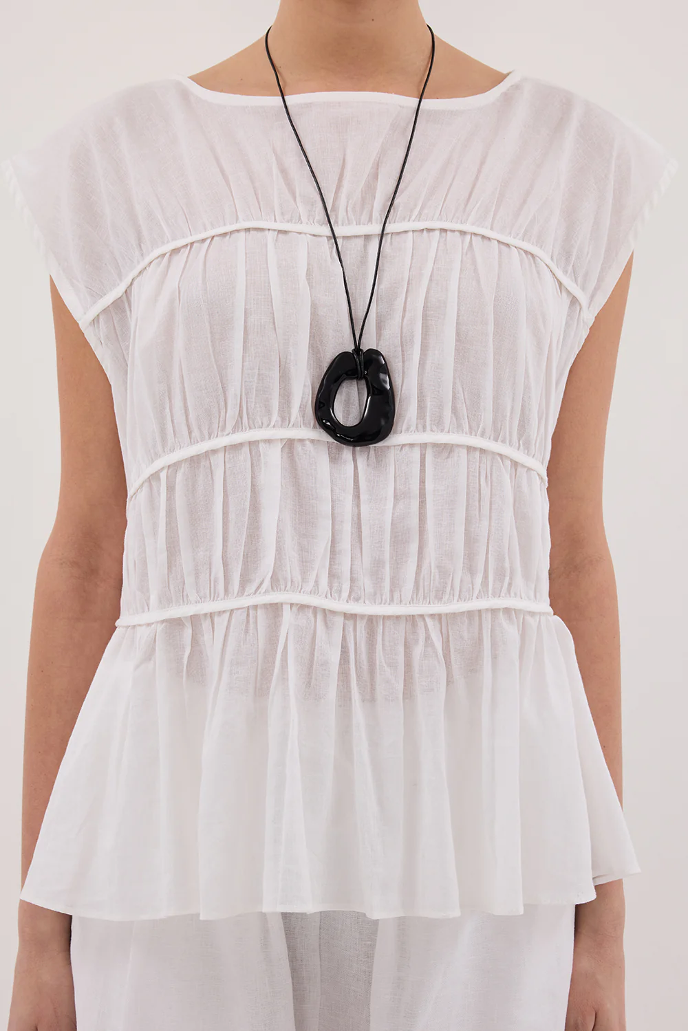 FLYNN WHITE LINEN BLEND TIERED TOP - Yukikoi