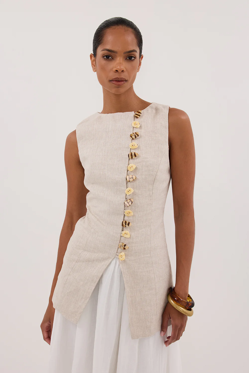 BAYLEE NATURAL SLEEVELESS LINEN TOP - Yukikoi