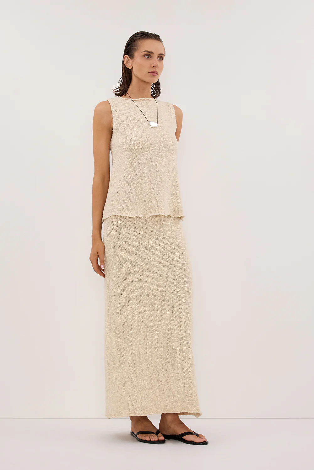 DINA NATURAL SLEEVELESS KNIT TOP - Yukikoi