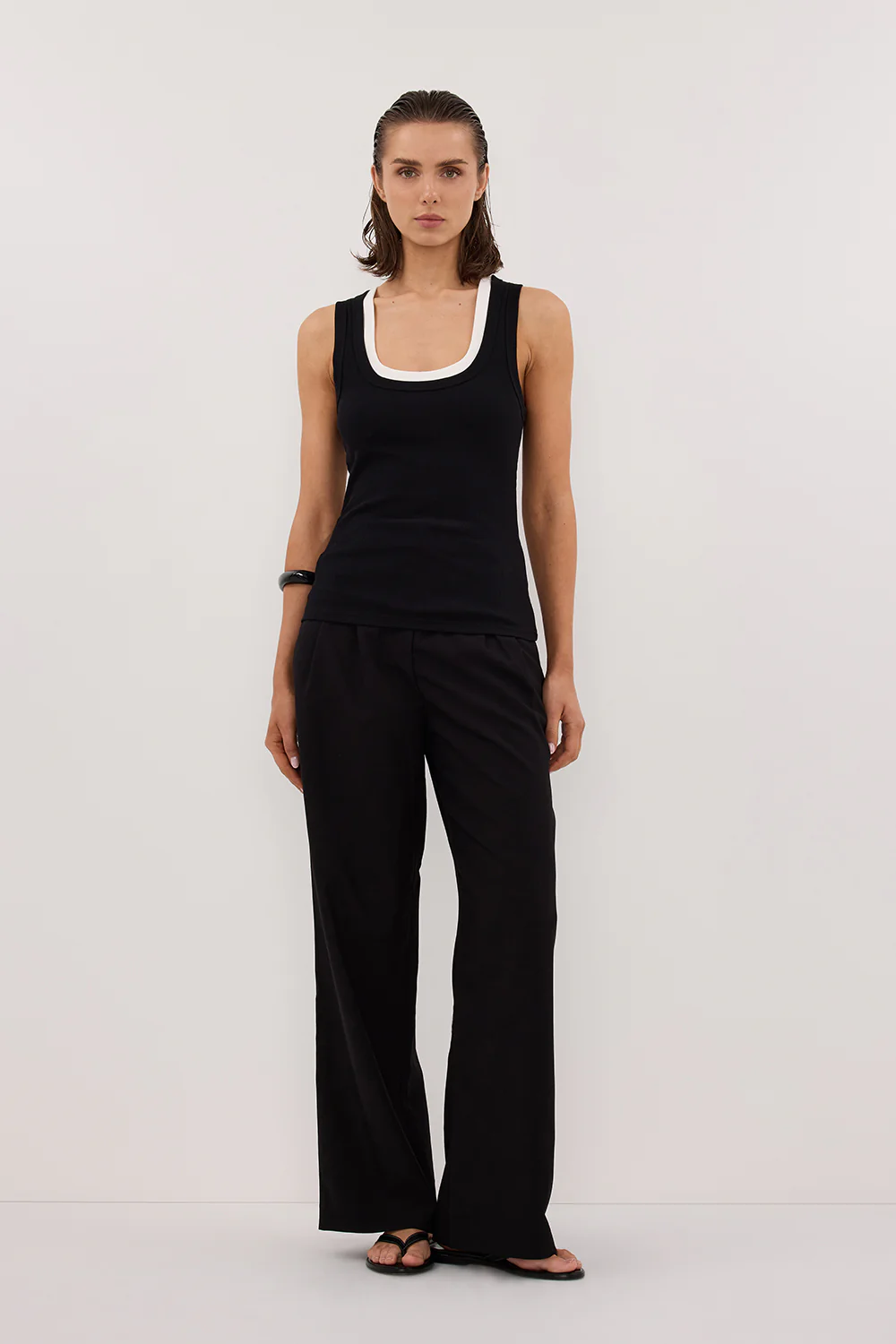 CLARA BLACK SCOOP NECK TANK TOP - Yukikoi