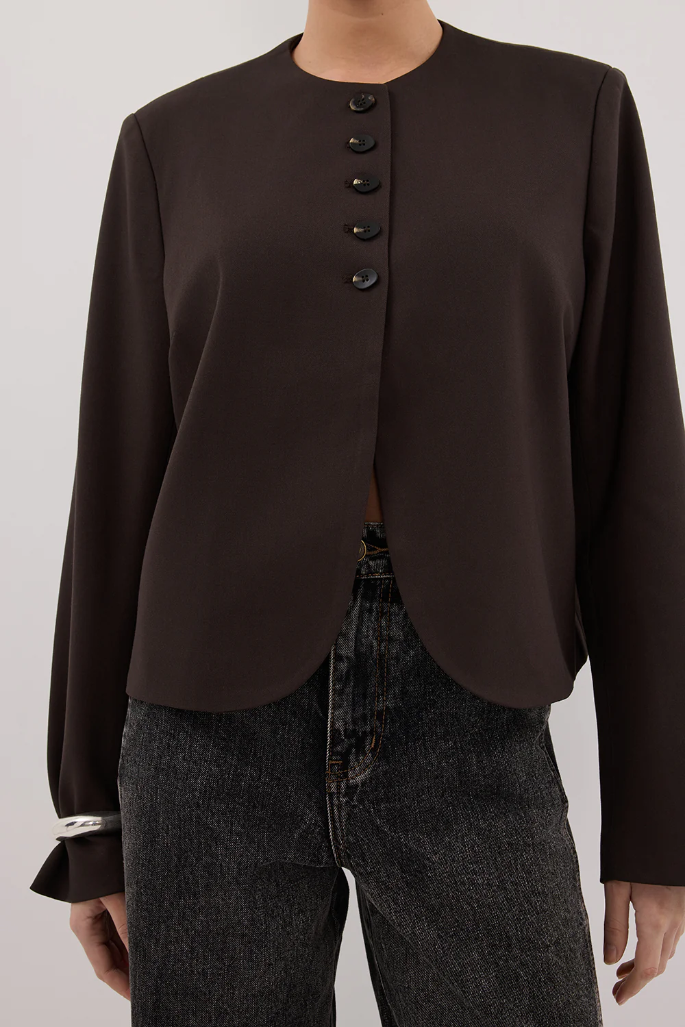 RYAN BITTER CHOC CROPPED BLAZER - Yukikoi