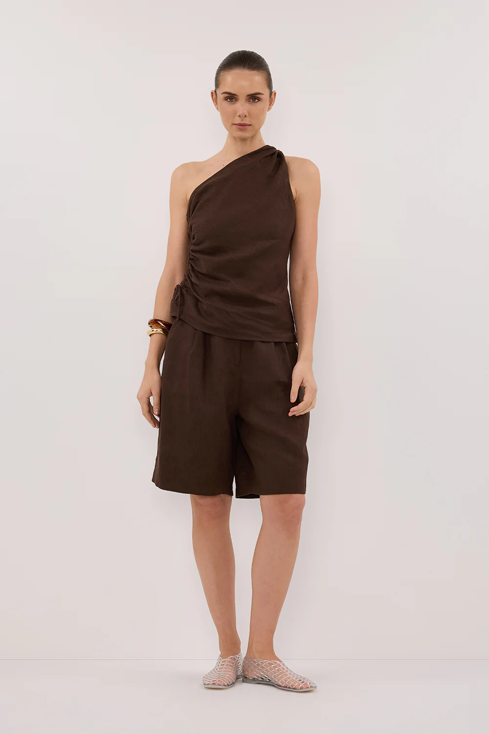 KAYLA BITTER CHOC LINEN BERMUDA SHORT - Yukikoi