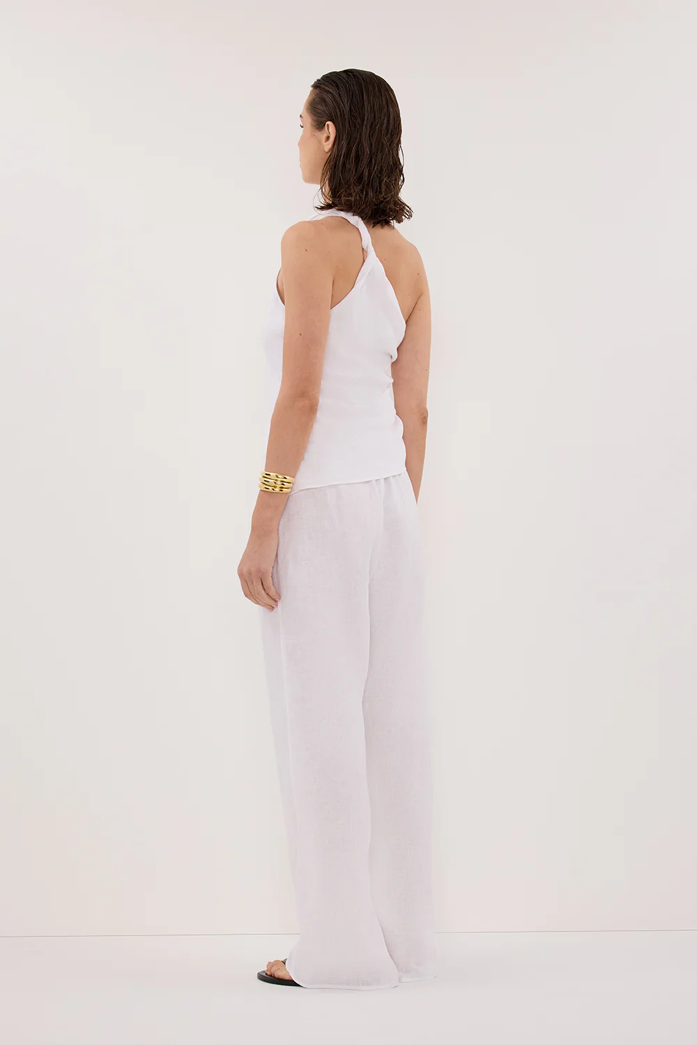 FINNY WHITE SLEEVELESS LINEN TOP - Yukikoi